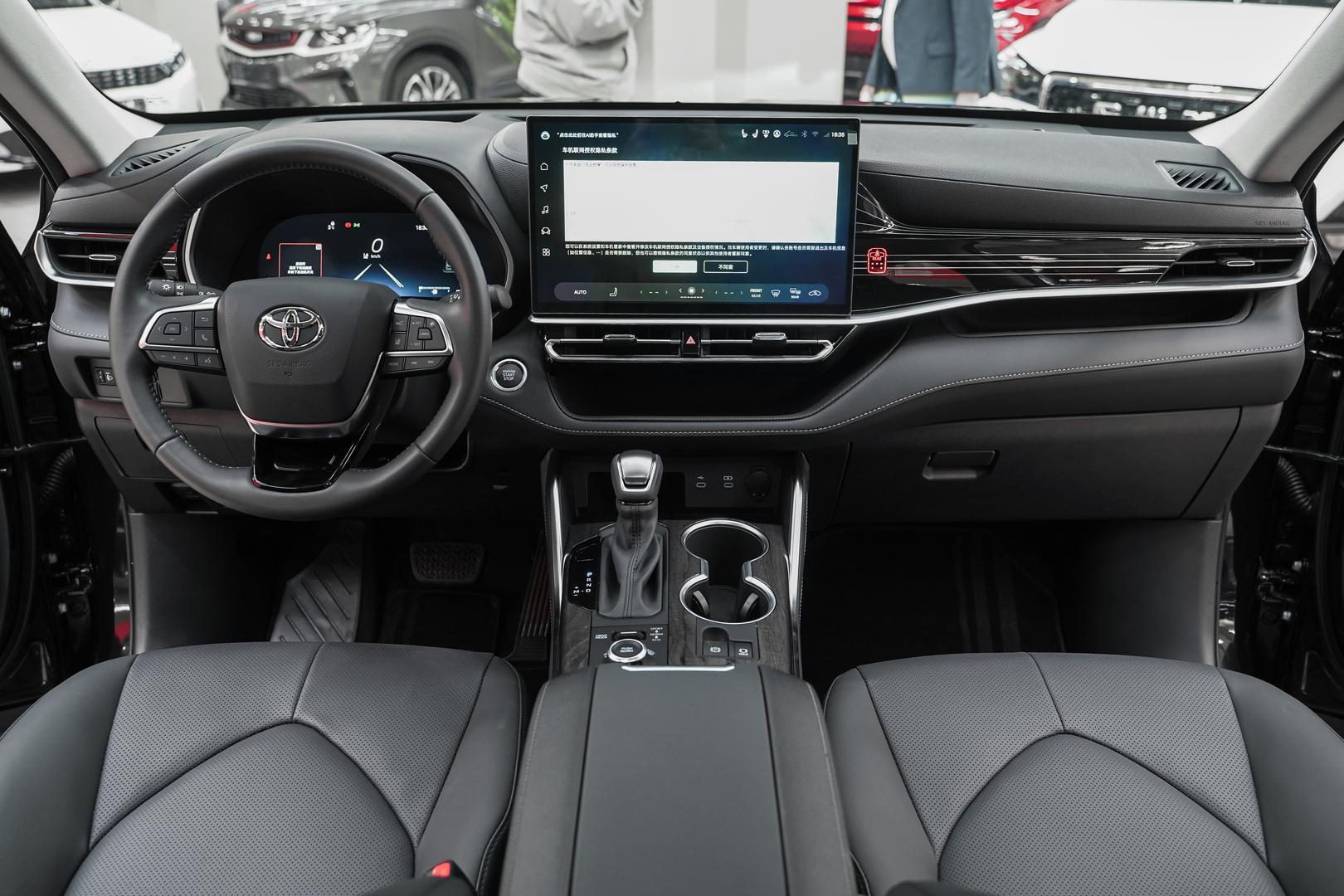 Toyota Highlander 2025, черный, ДЦ Орехово