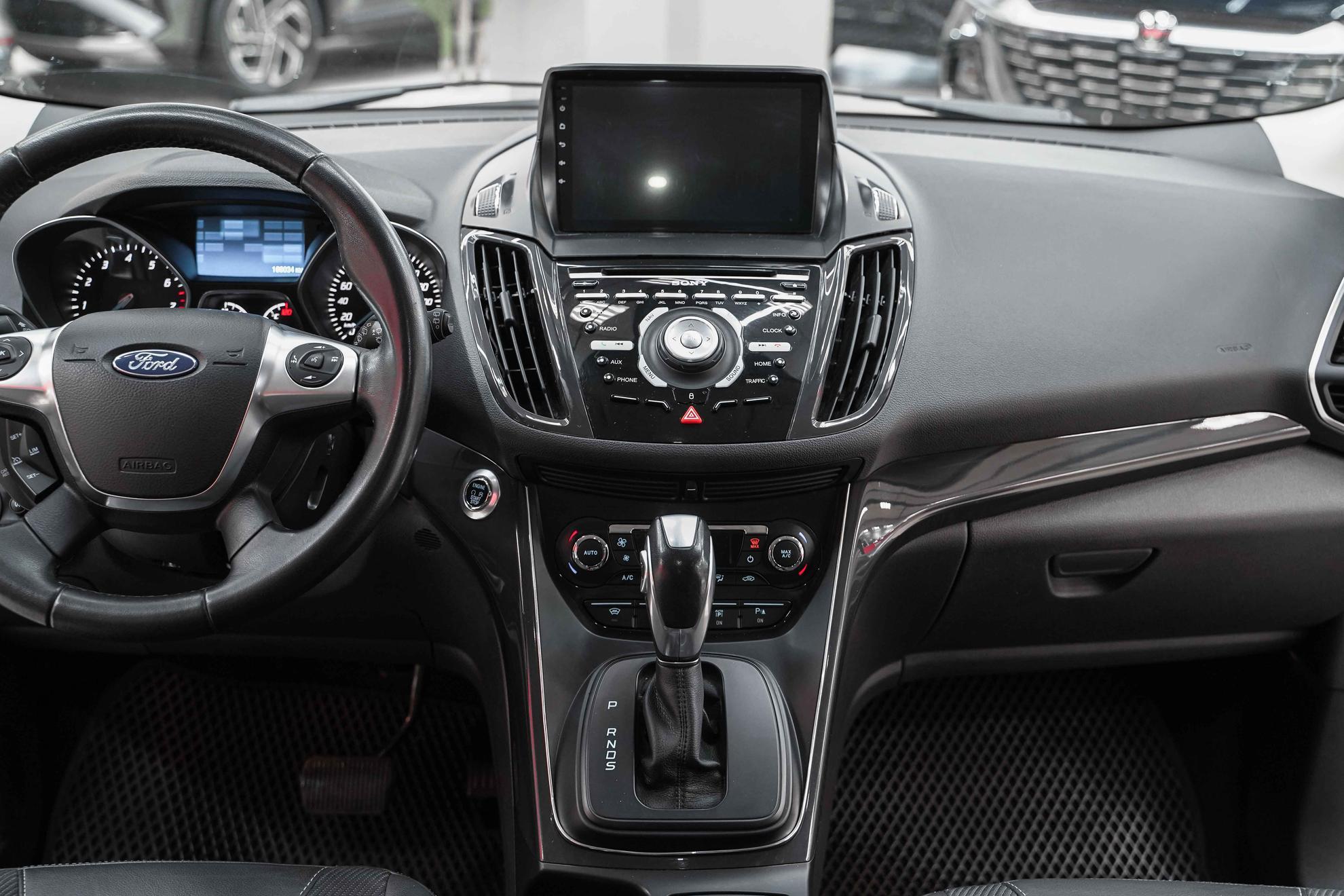 Ford Kuga 2014, черный, ДЦ Орехово