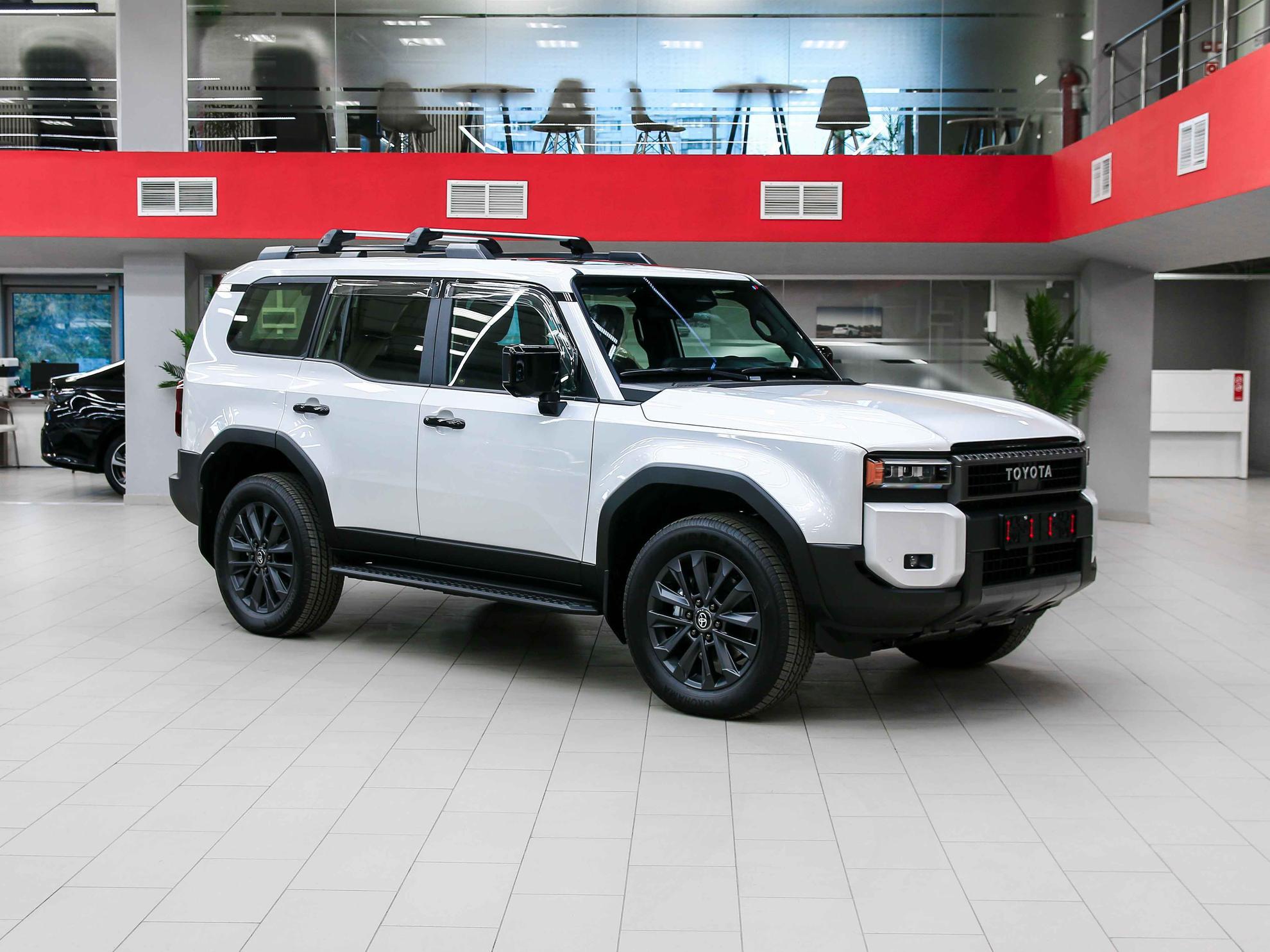 Toyota Land Cruiser Prado 2026, белый, ДЦ Орехово