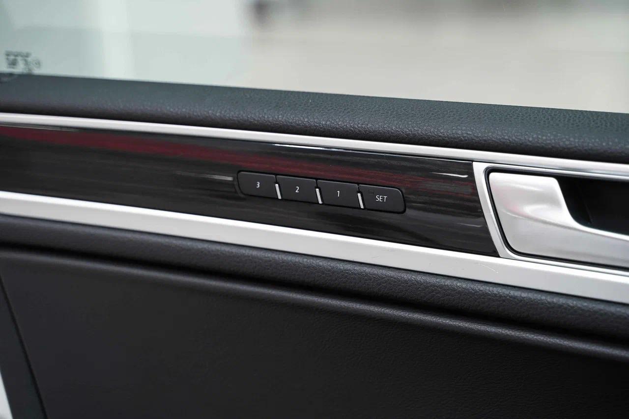 Volkswagen Touareg 2016, белый, ДЦ Орехово