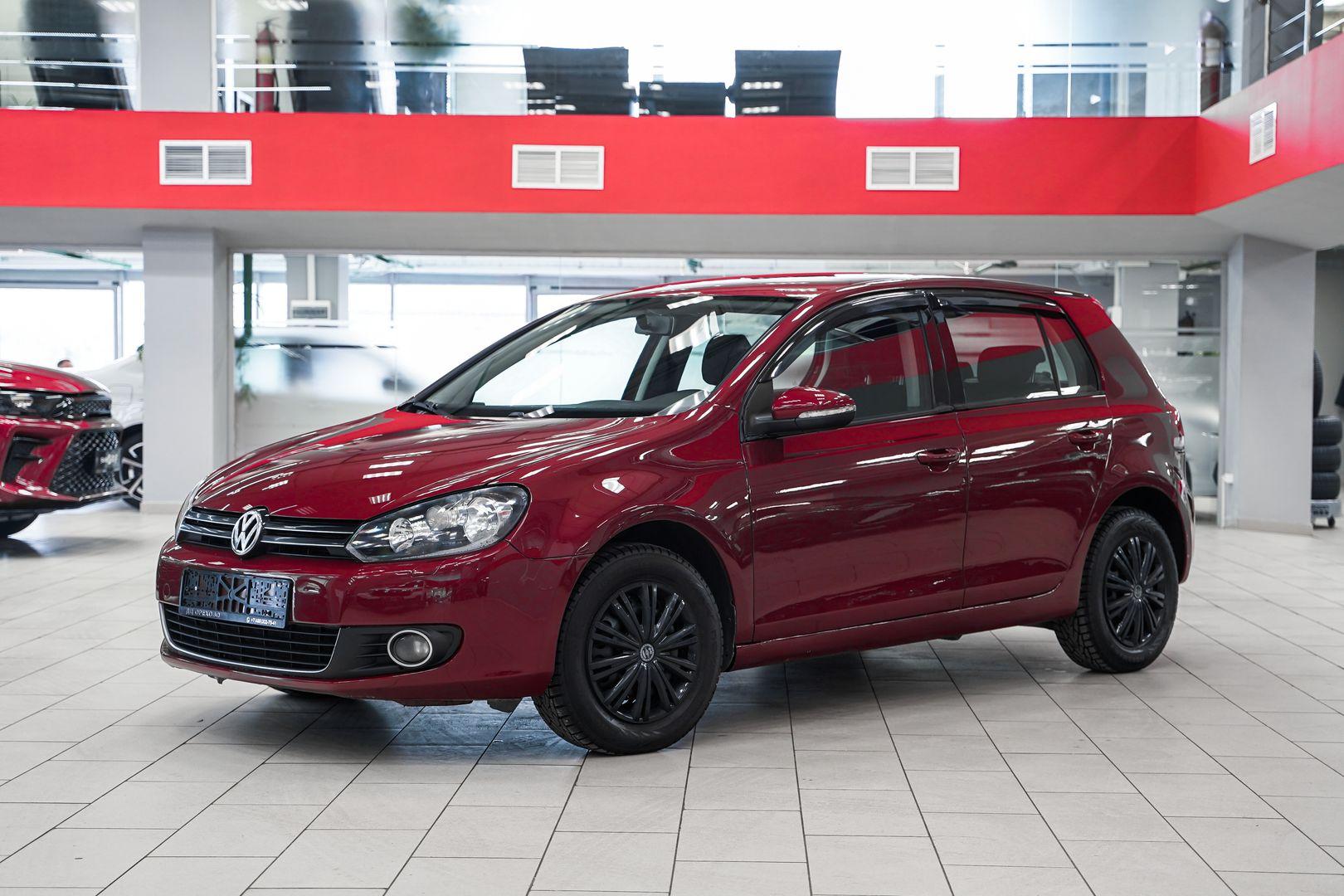 Volkswagen Golf 2010, красный, ДЦ Орехово