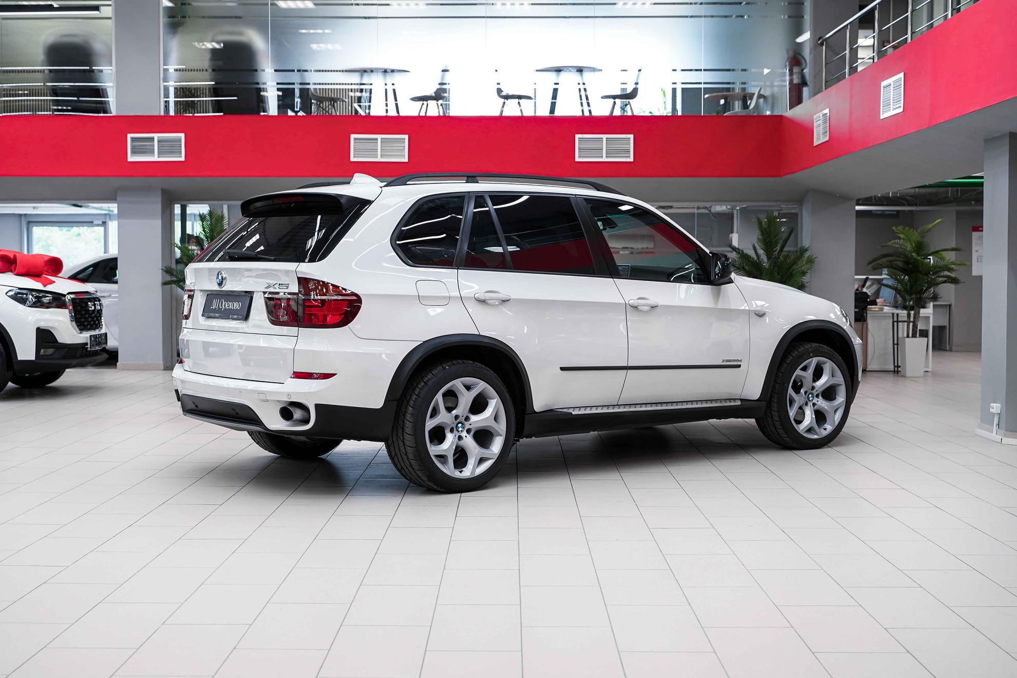 BMW X5 2011, белый, ДЦ Орехово