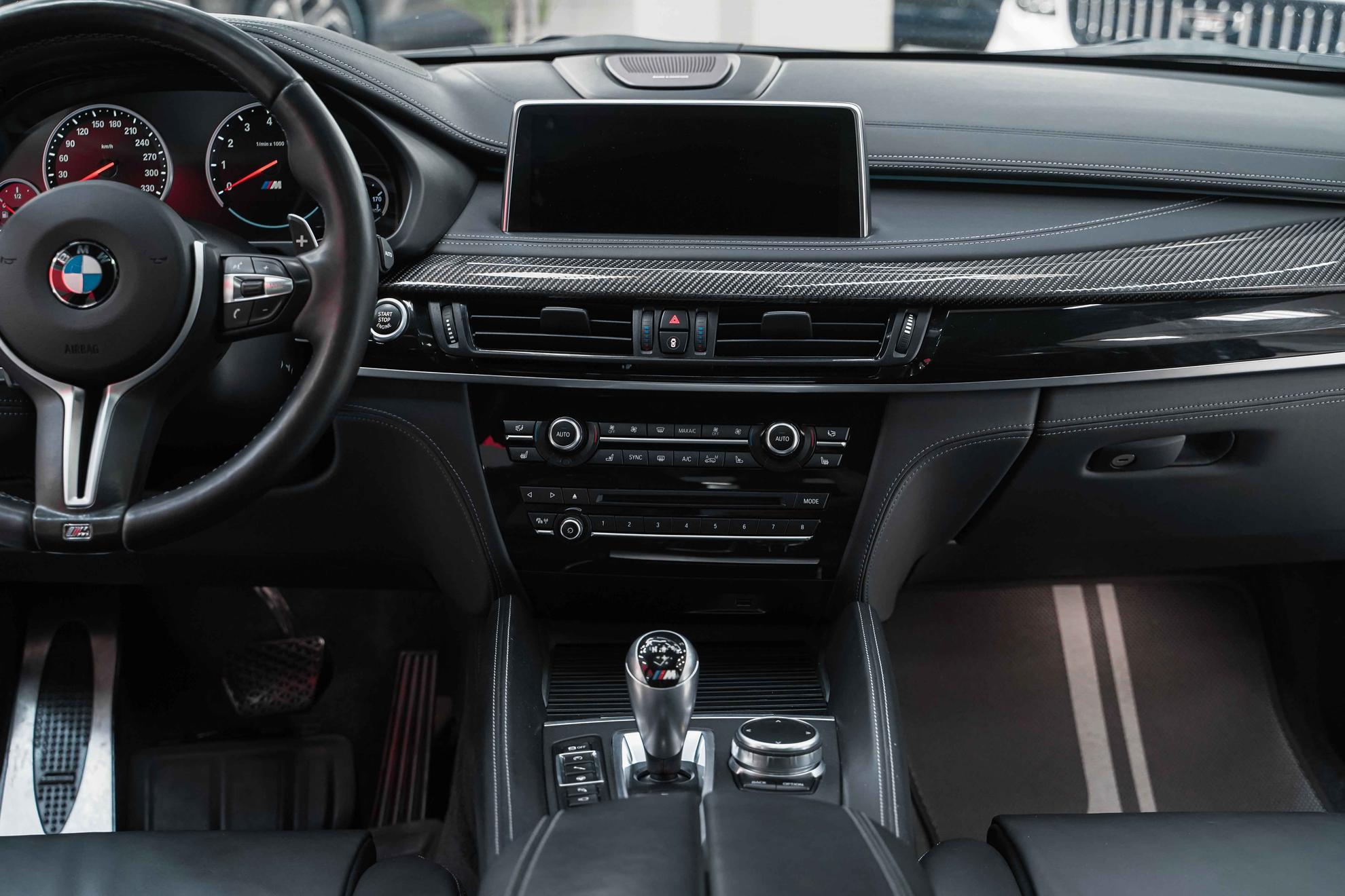 BMW X6 M 2018, голубой, ДЦ Орехово