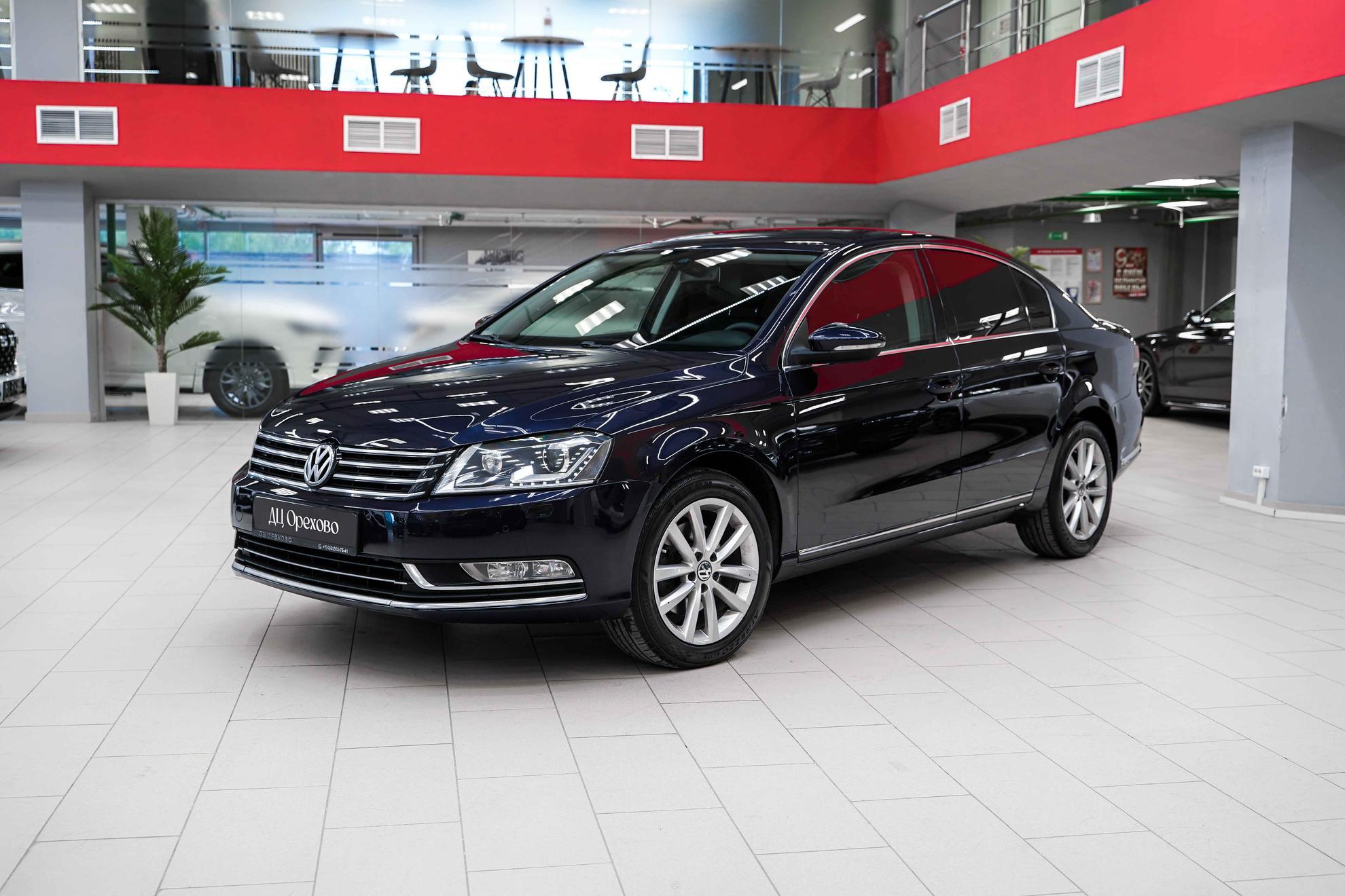 Volkswagen Passat 2014, синий, ДЦ Орехово