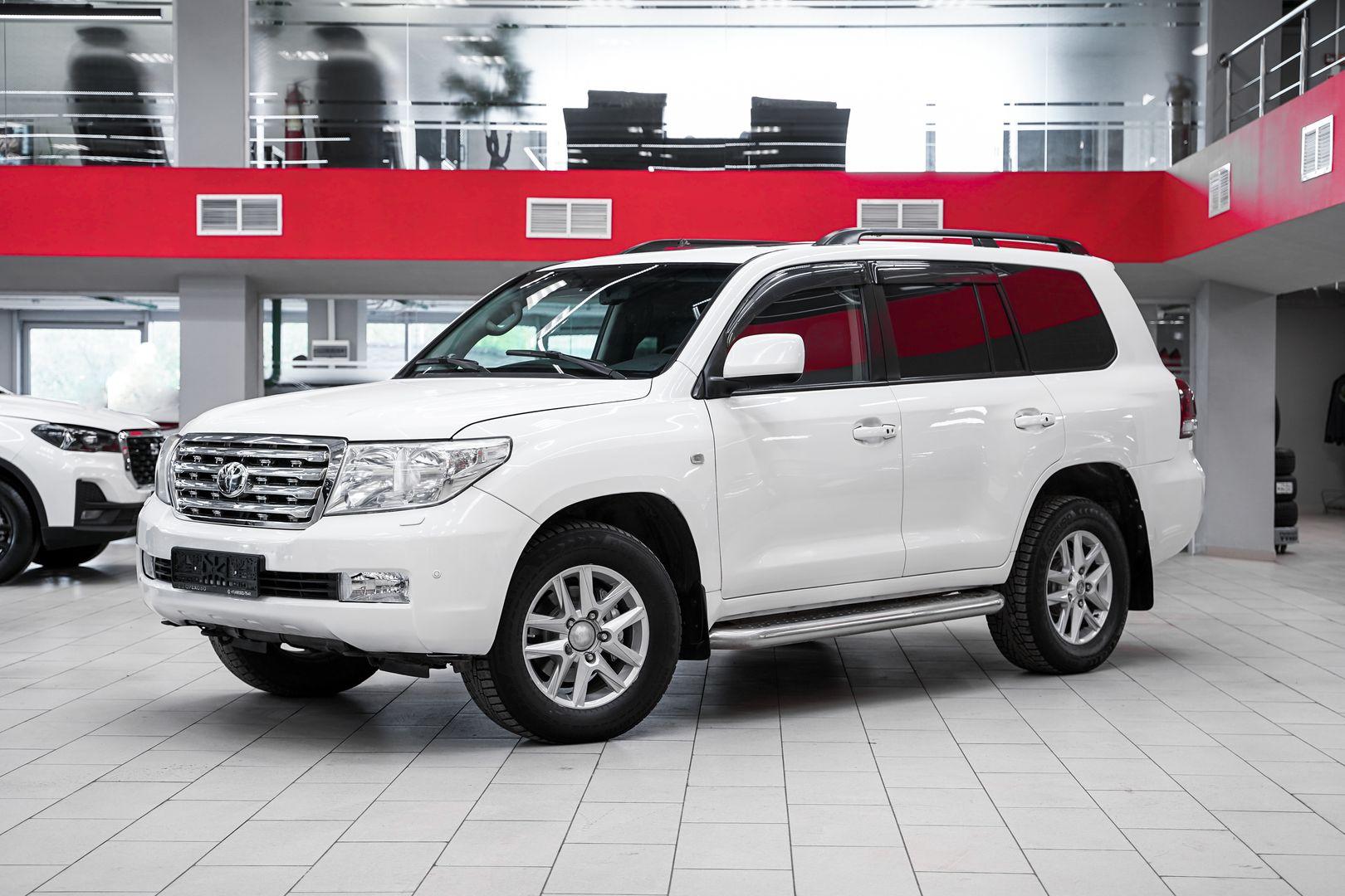 Toyota Land Cruiser 2010, белый, ДЦ Орехово