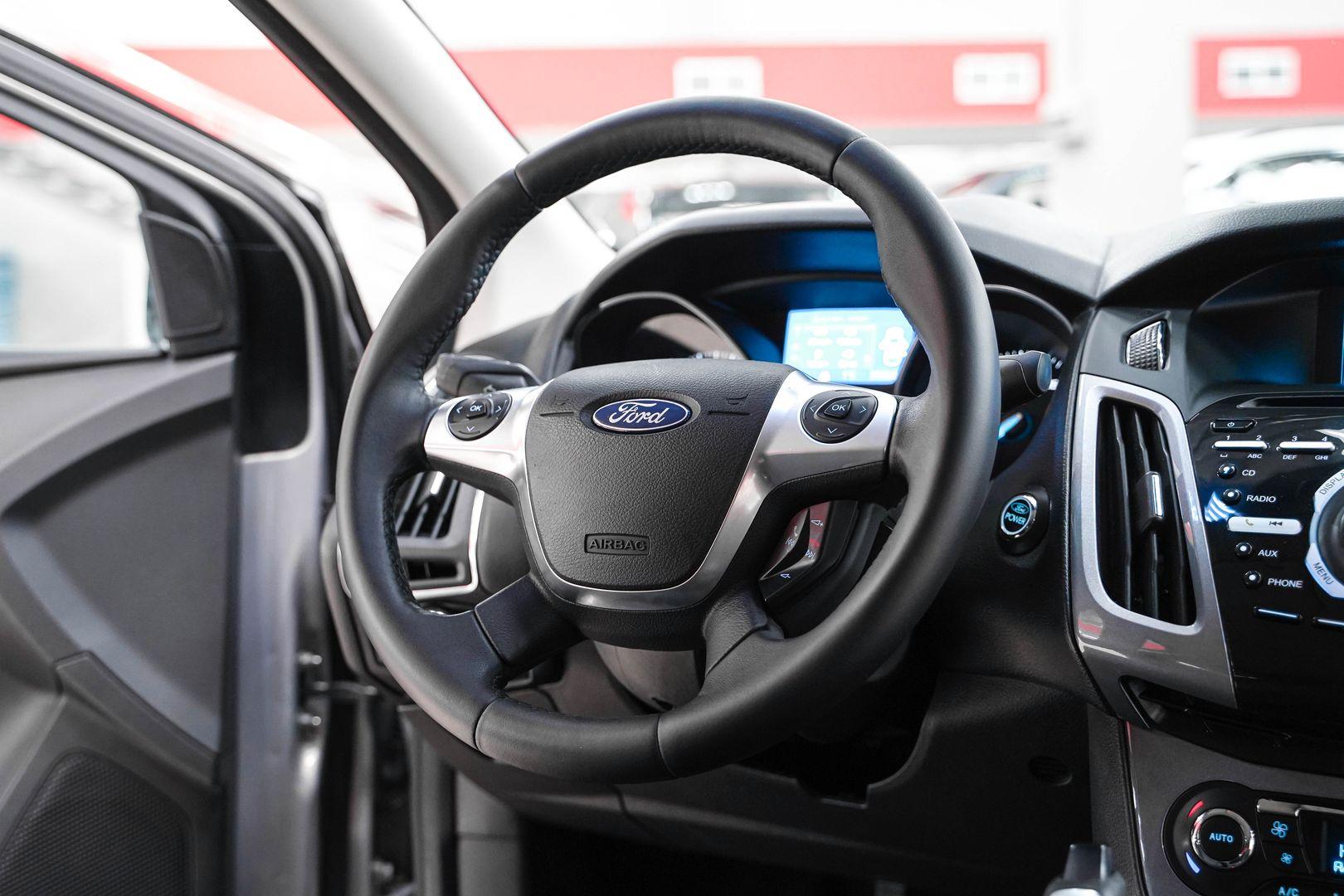 Ford Focus 2012, серый, ДЦ Орехово