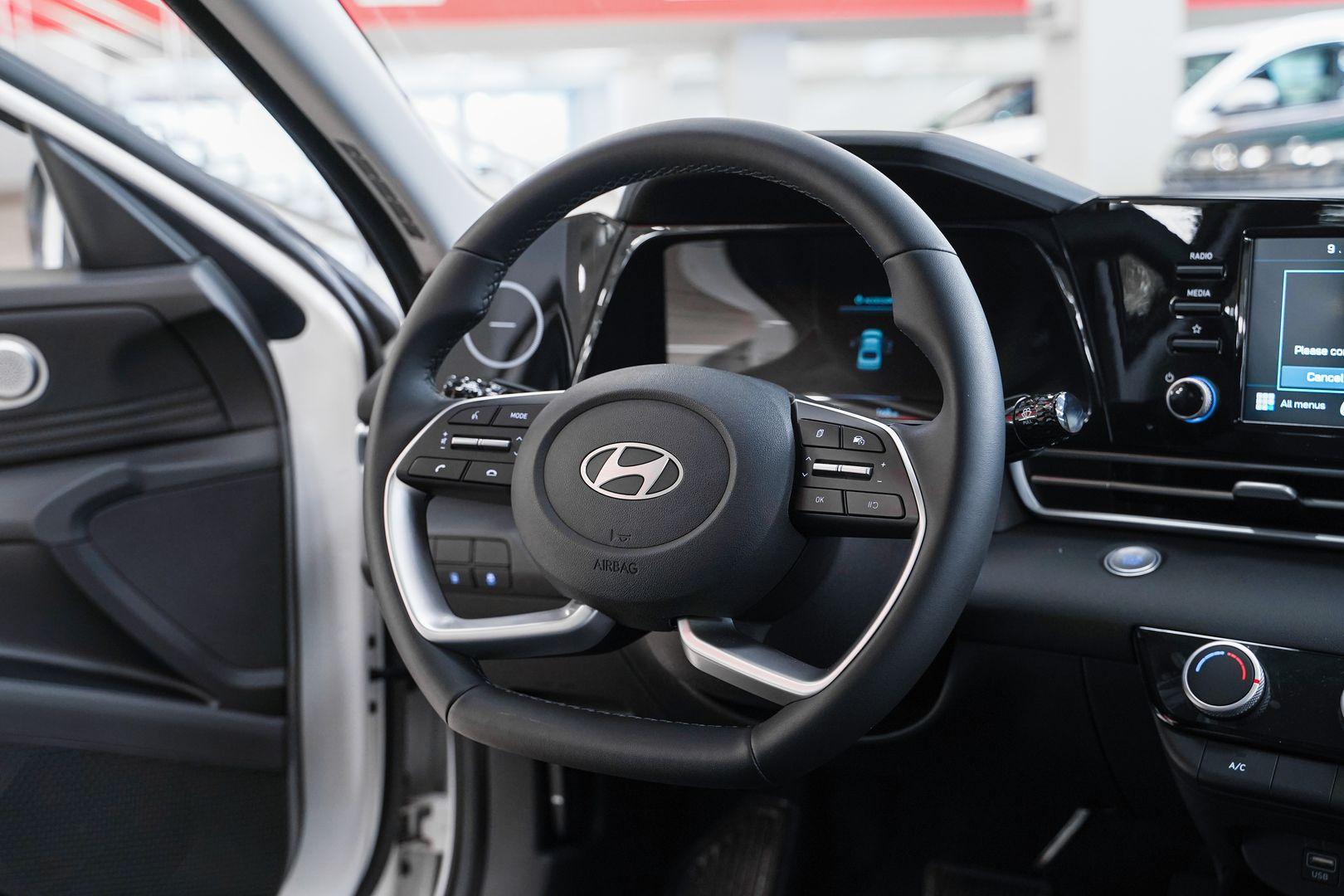 Hyundai Elantra 2024, белый, ДЦ Орехово