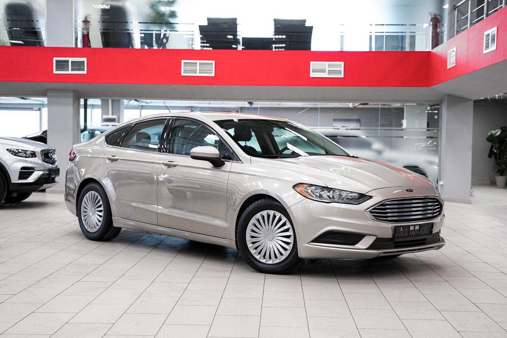 Ford Fusion (North America) 2017, желтый, ДЦ Орехово