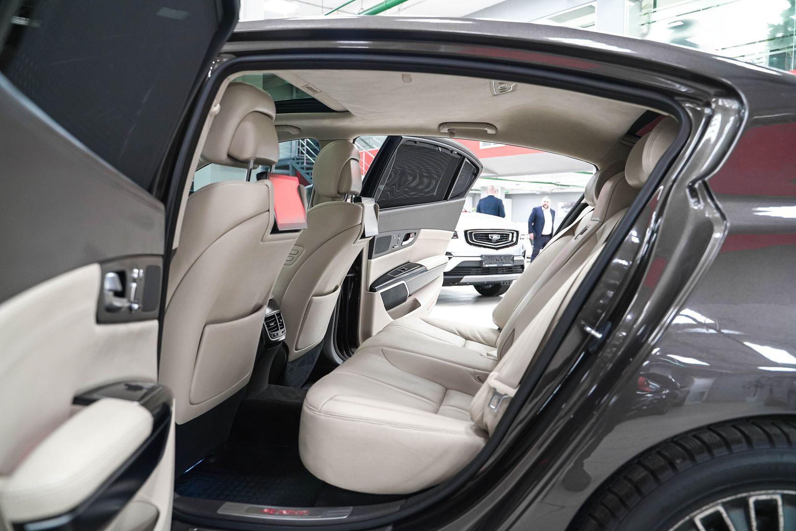 Kia Quoris 2013, коричневый, ДЦ Орехово