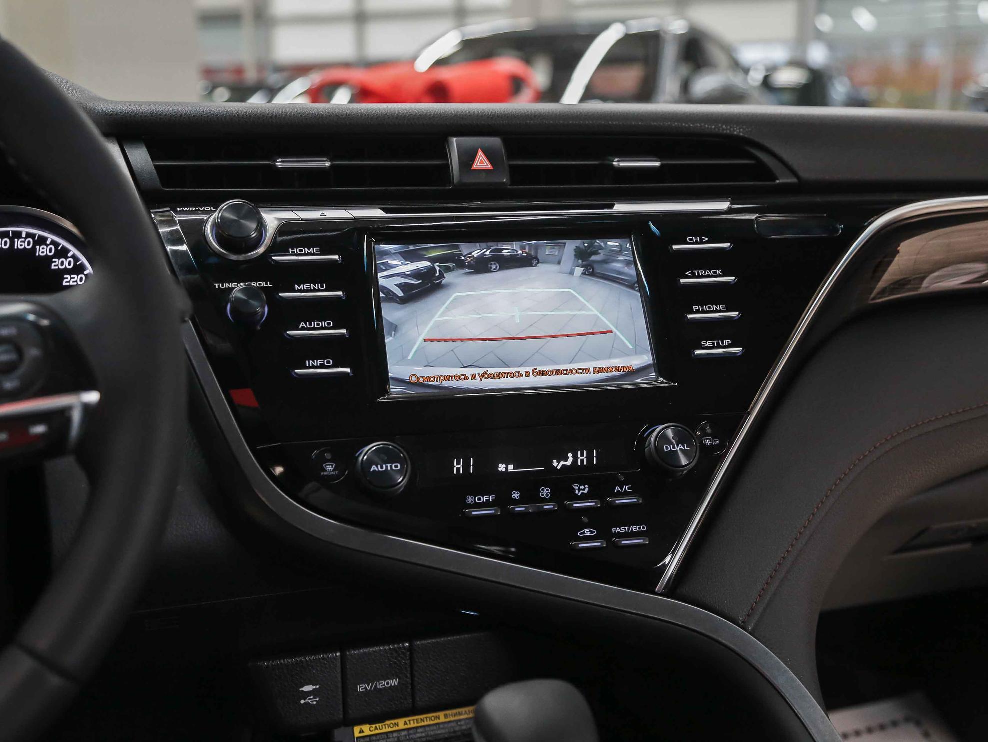 Toyota Camry 2020, белый, ДЦ Орехово