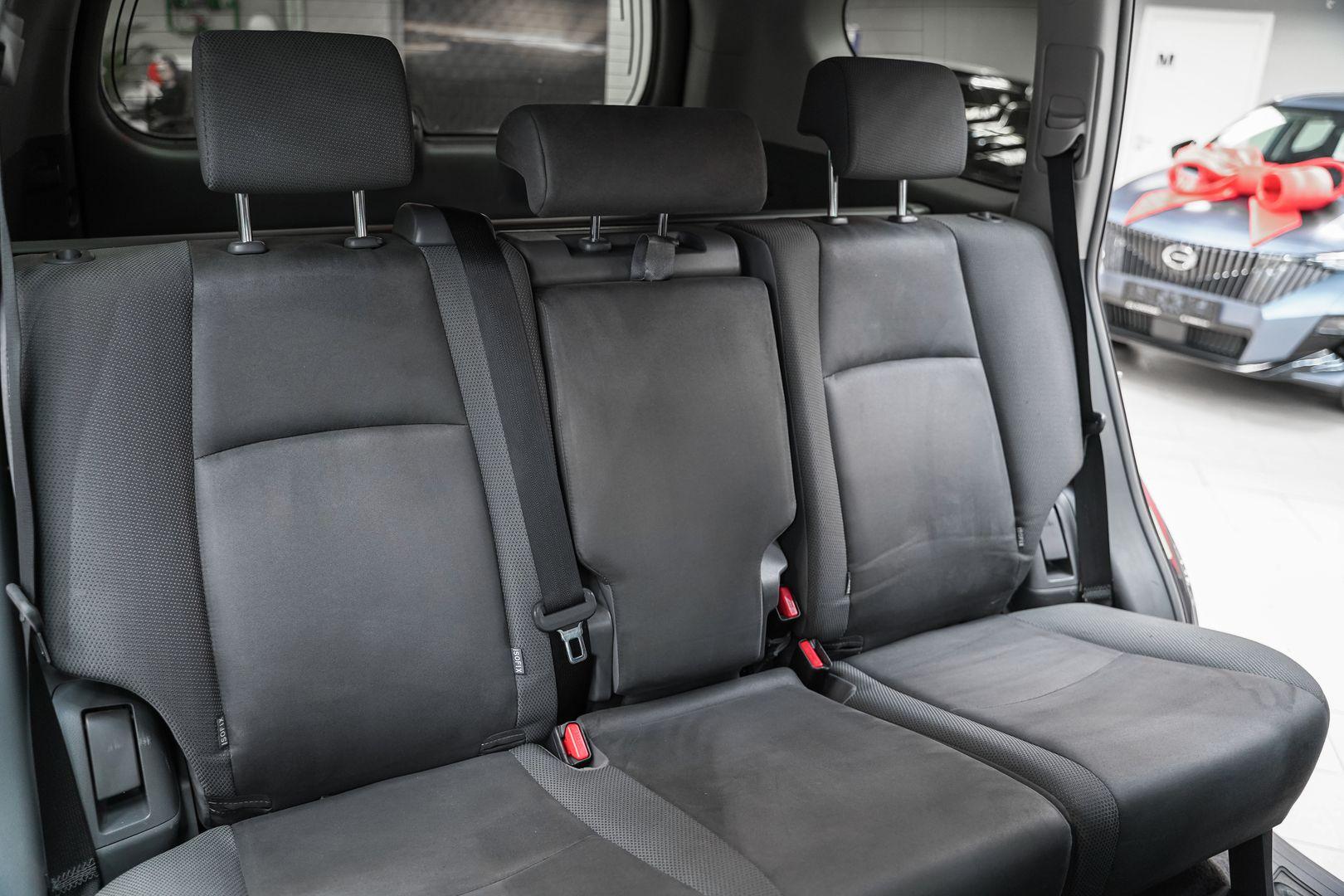 Toyota Land Cruiser Prado 2011, серый, ДЦ Орехово