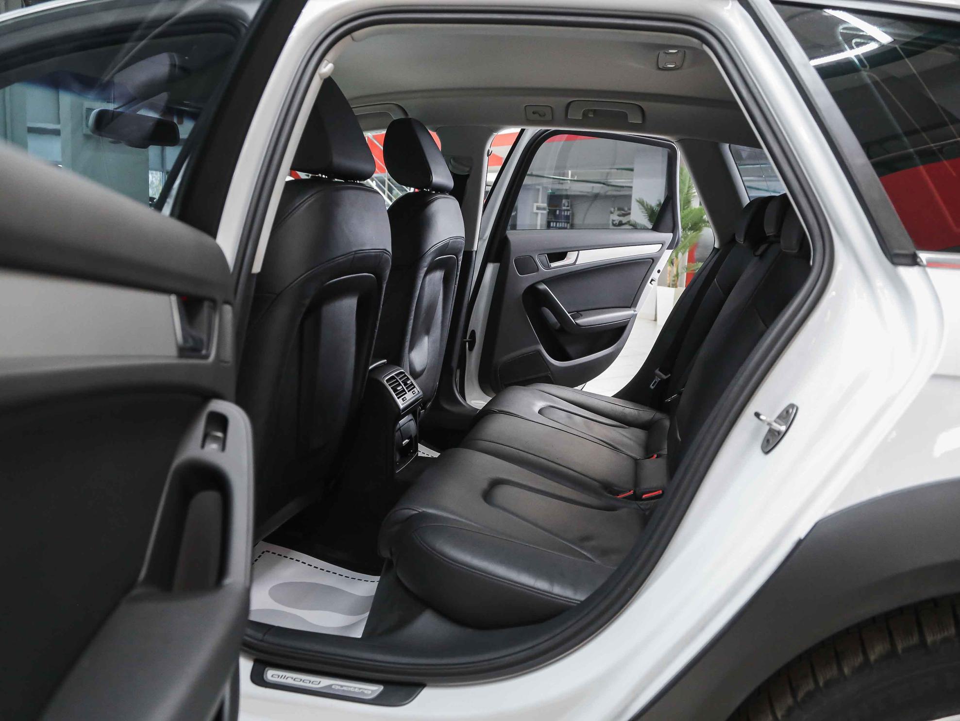 Audi A4 allroad 2011, белый, ДЦ Орехово