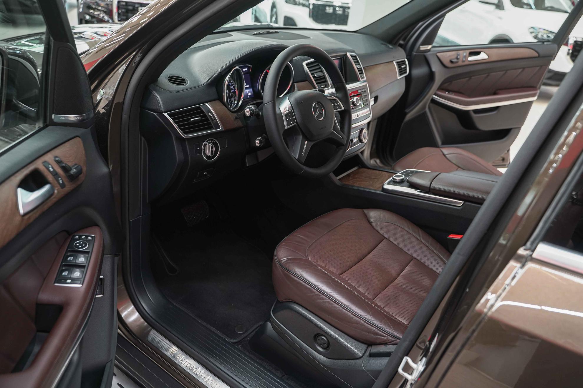 Mercedes-Benz GL-Класс 2013, коричневый, ДЦ Орехово