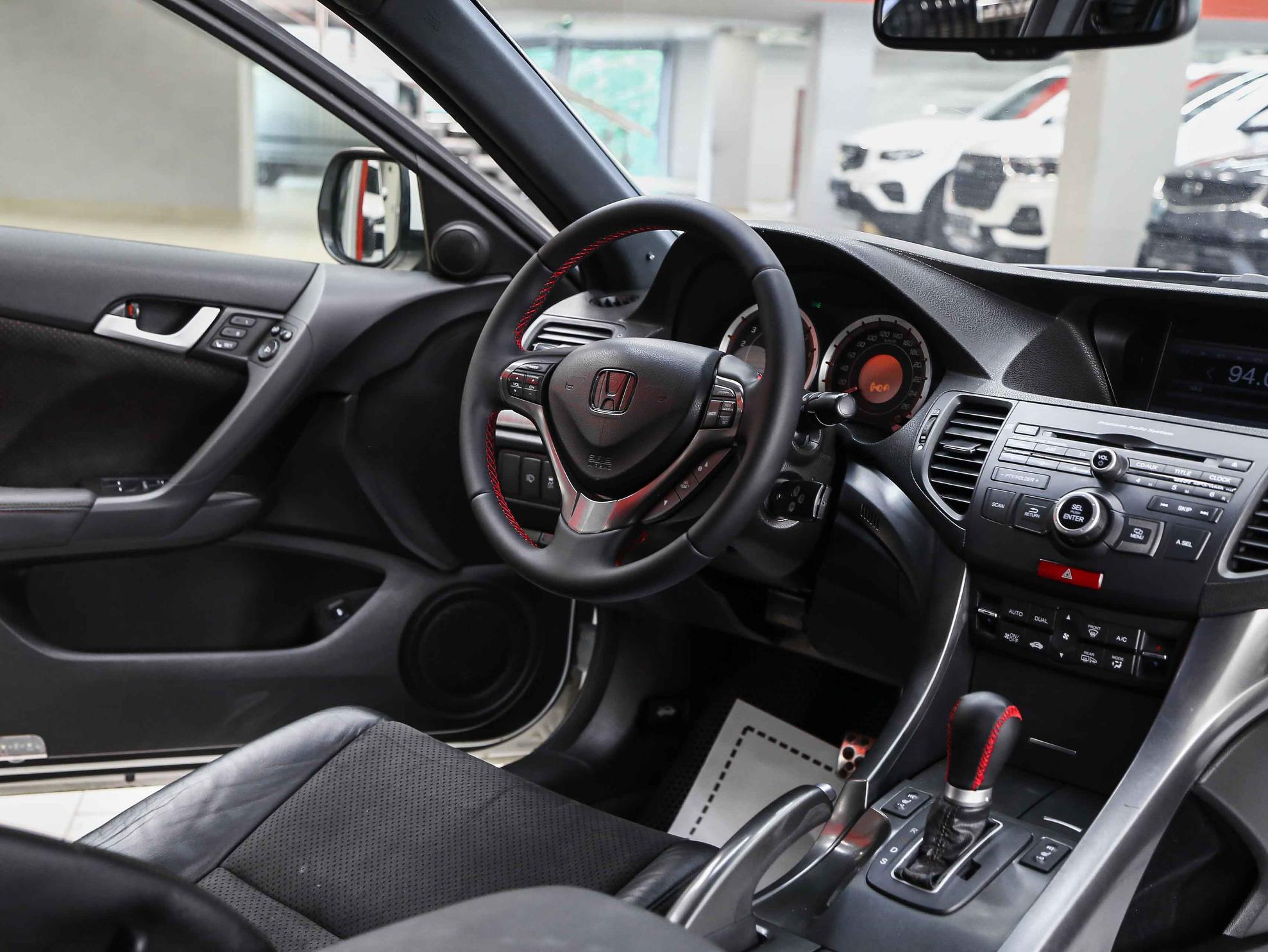 Honda Accord 2012, белый, ДЦ Орехово