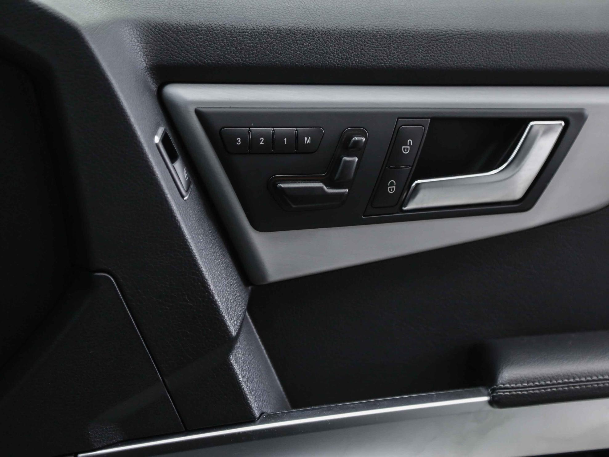 Mercedes-Benz GLK-Класс 2015, белый, ДЦ Орехово