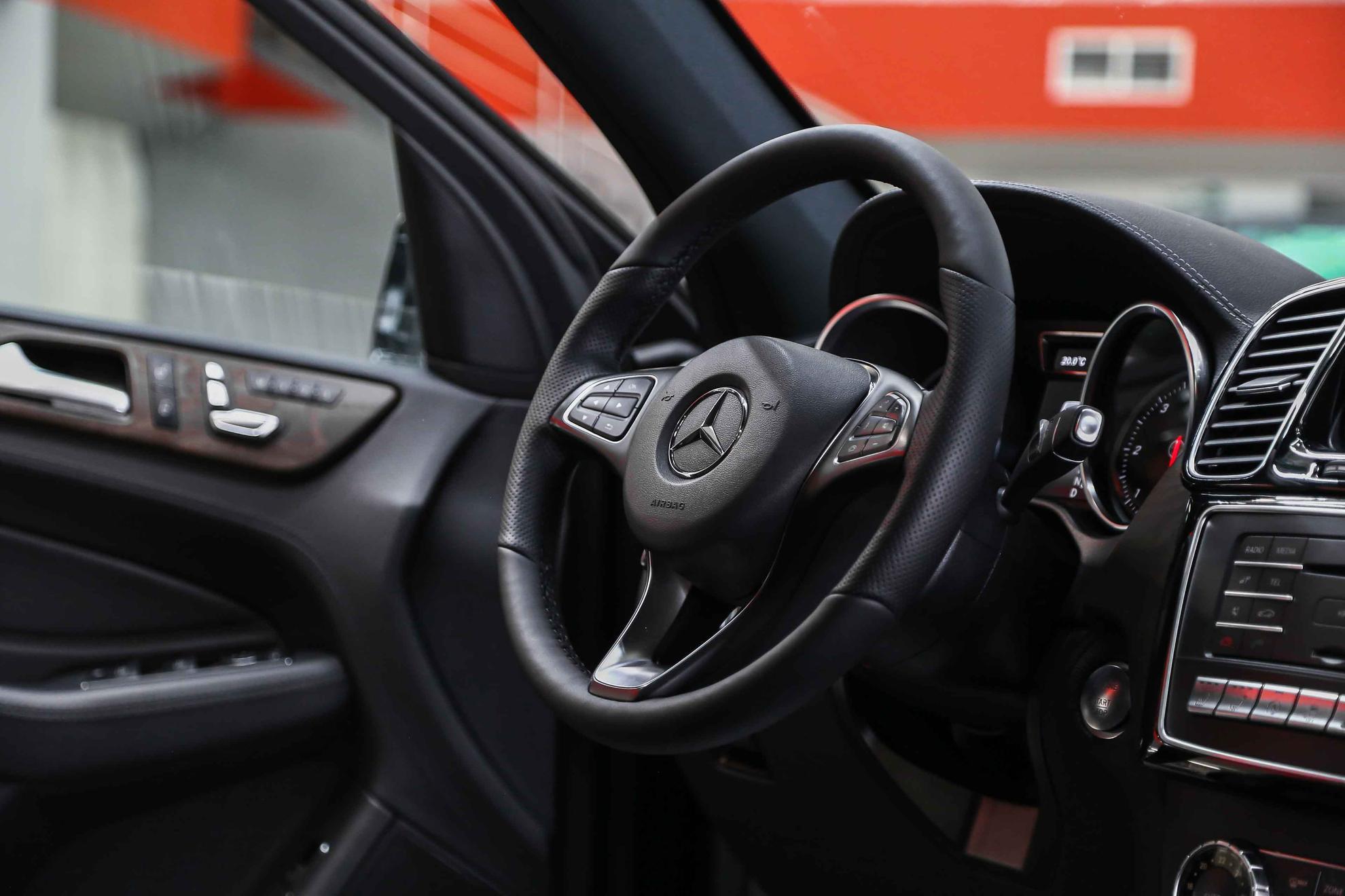 Mercedes-Benz GLE 2017, черный, ДЦ Орехово