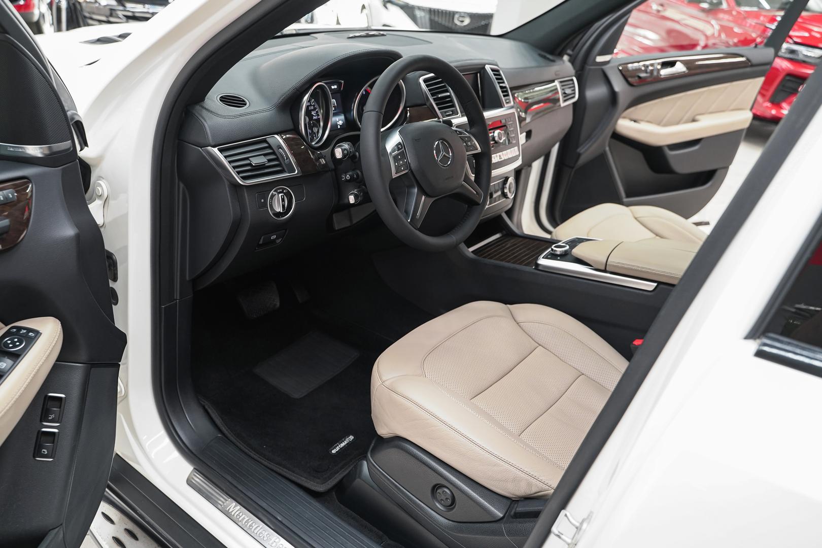 Mercedes-Benz GL-Класс 2015, белый, ДЦ Орехово