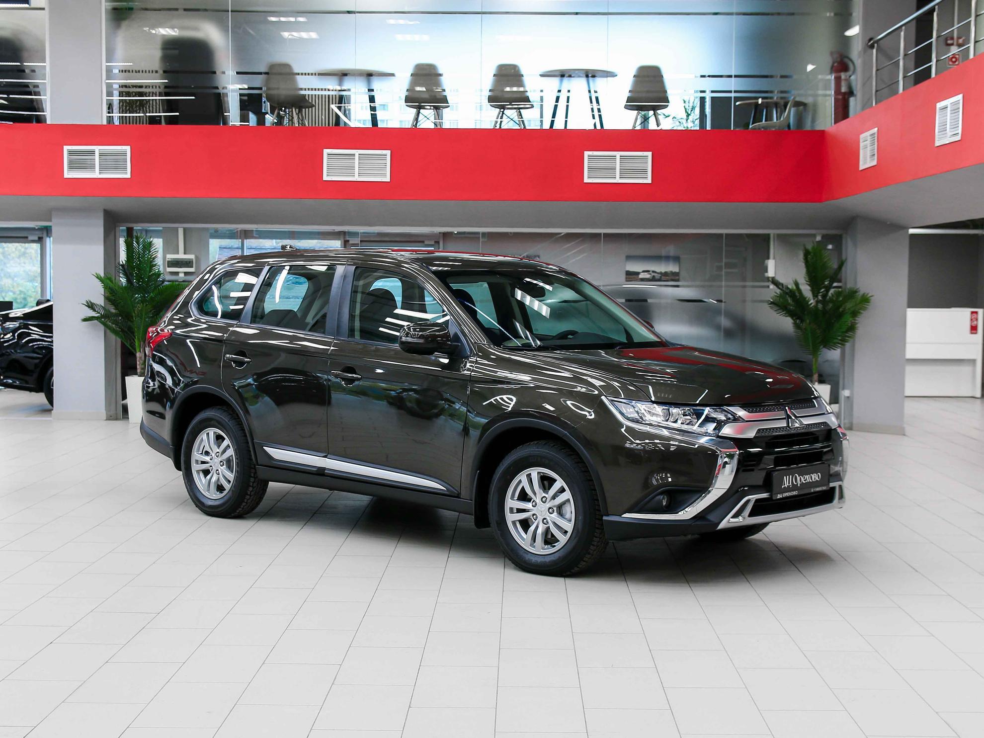Mitsubishi Outlander 2019, коричневый, ДЦ Орехово