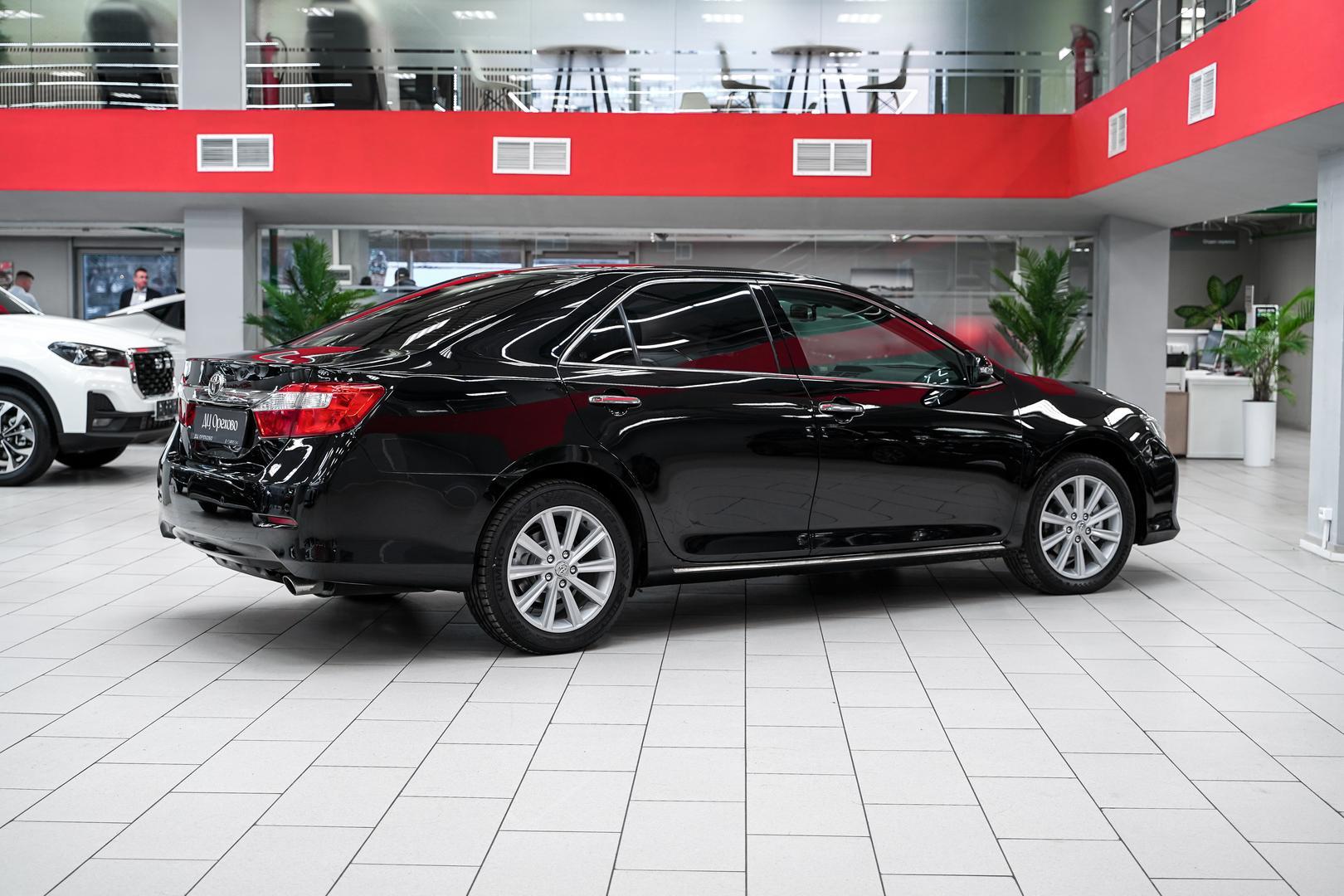 Toyota Camry 2013, черный, ДЦ Орехово