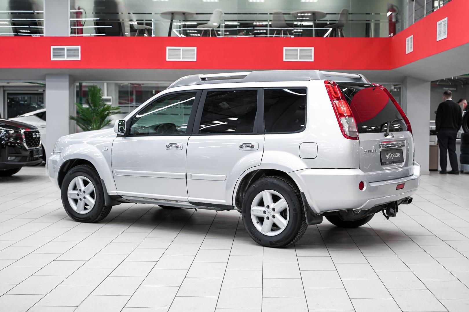 Nissan X-Trail 2004, серебряный, ДЦ Орехово
