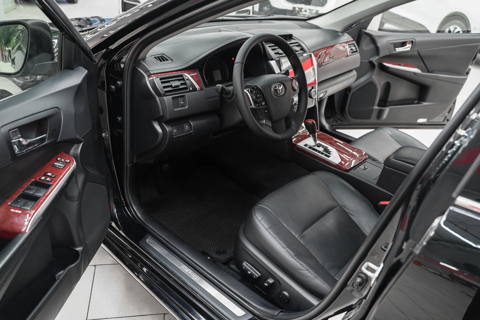 Toyota Camry 2013, черный, ДЦ Орехово