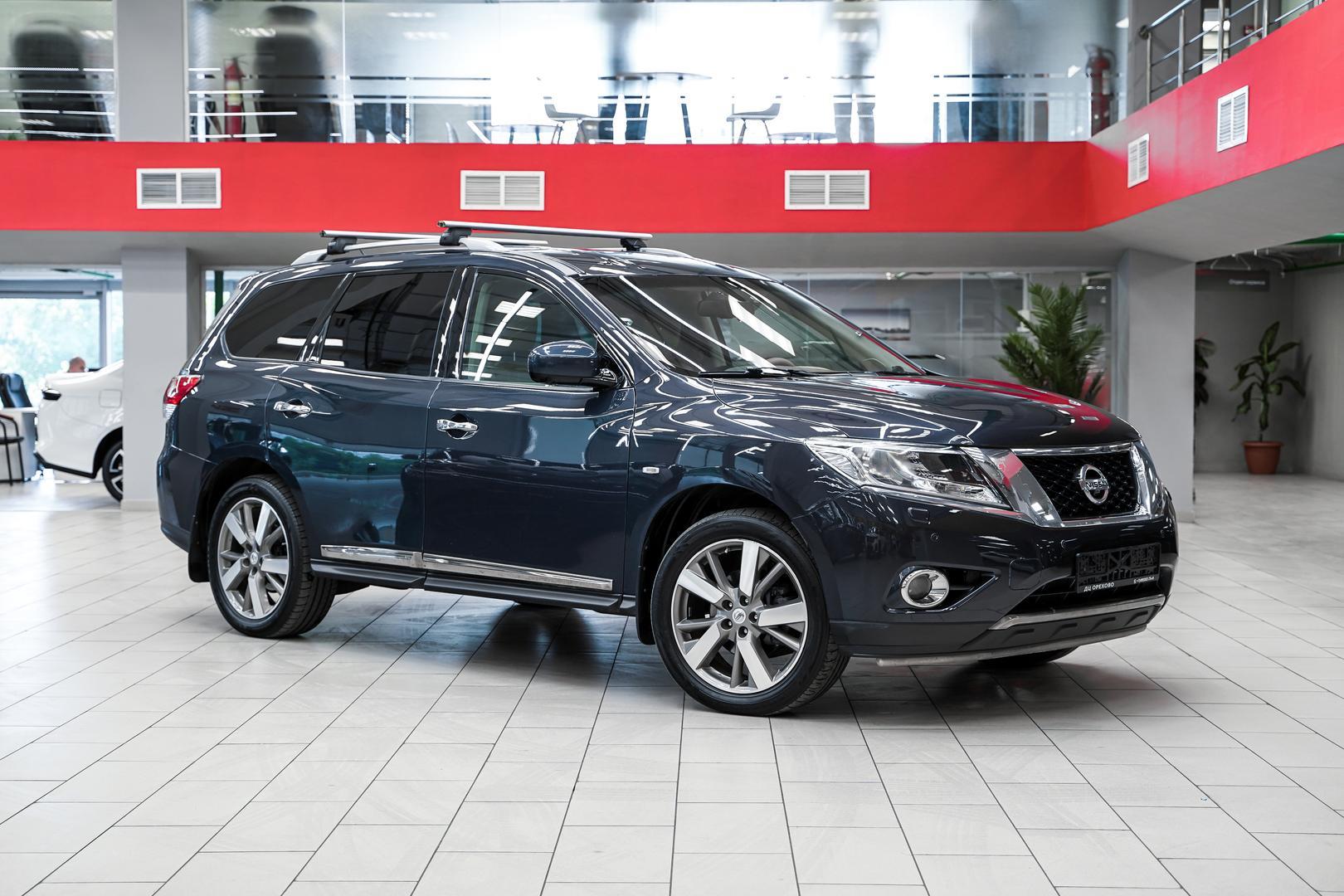 Nissan Pathfinder 2015, синий, ДЦ Орехово