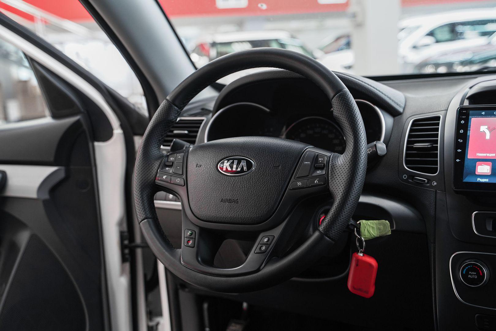 Kia Sorento 2013, белый, ДЦ Орехово