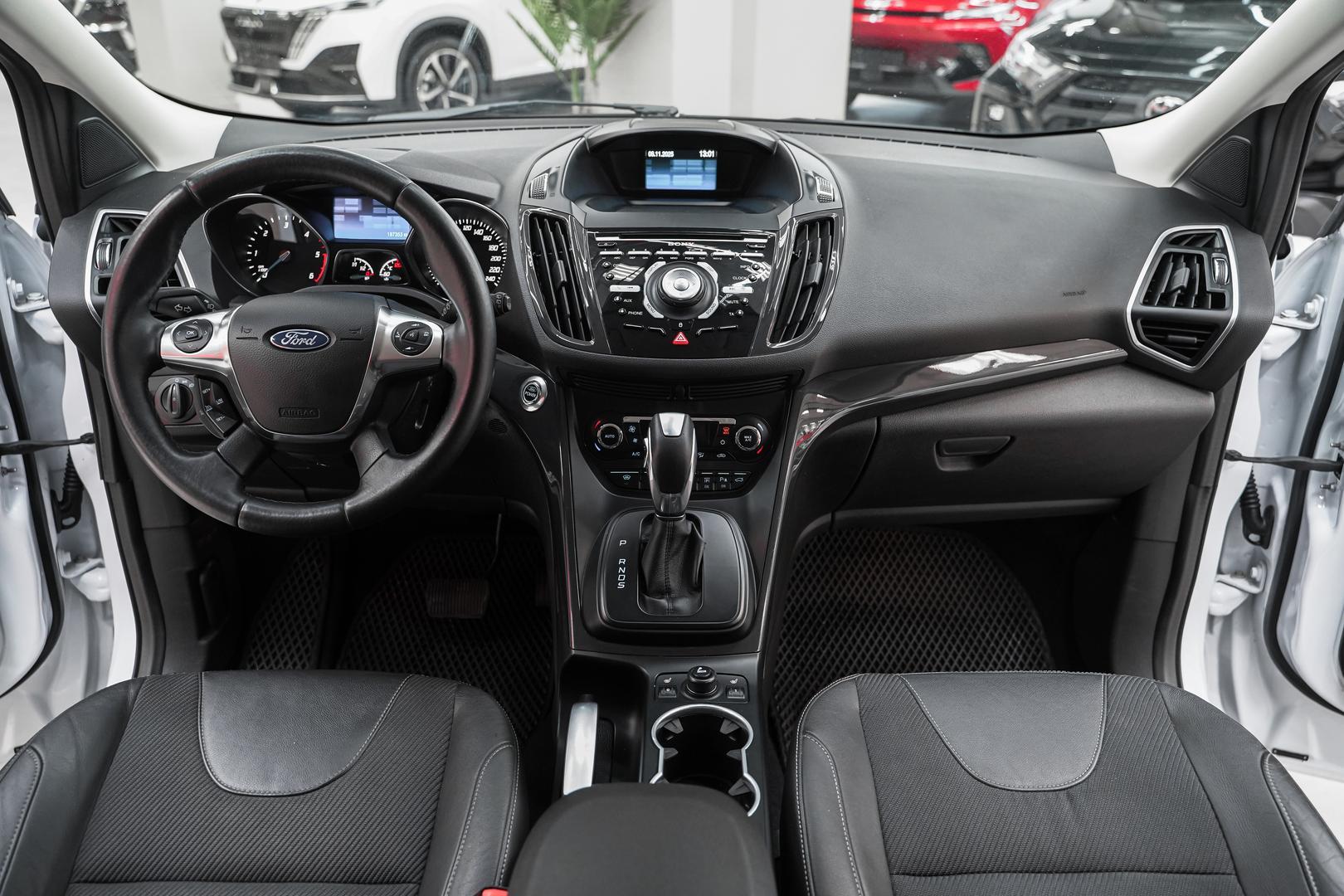 Ford Kuga 2013, белый, ДЦ Орехово