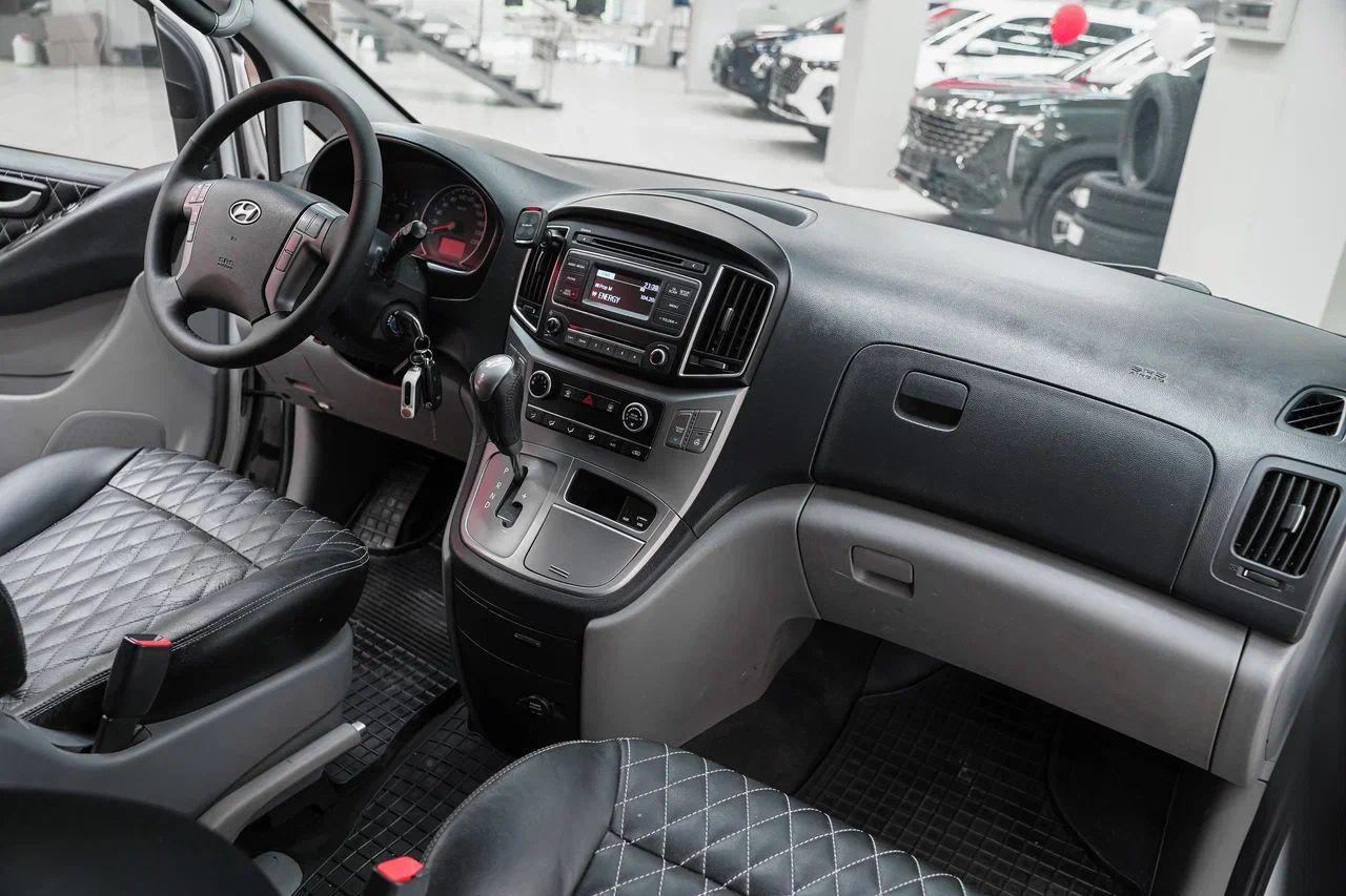 Hyundai H-1 2015, белый, ДЦ Орехово