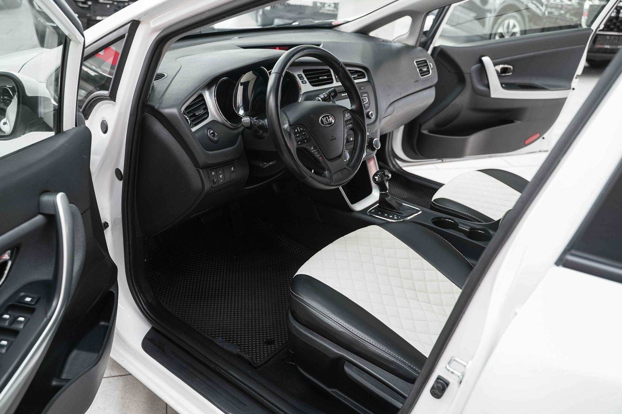 Kia Ceed 2015, белый, ДЦ Орехово