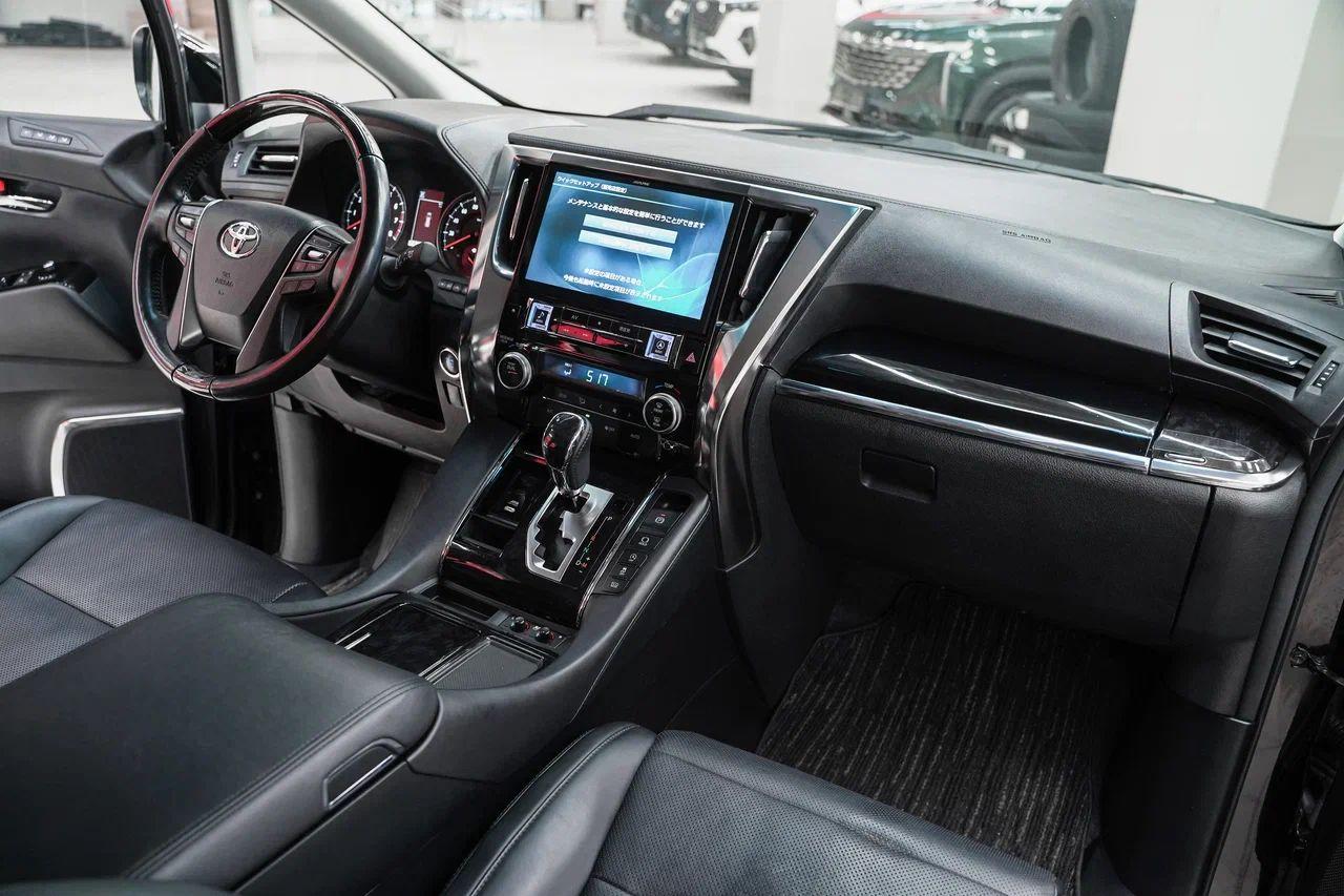 Toyota Alphard 2019, черный, ДЦ Орехово