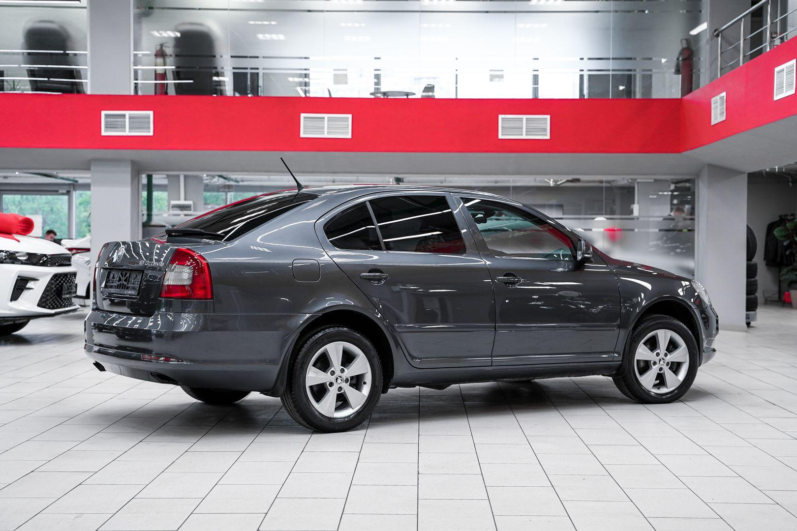 Skoda Octavia 2011, серый, ДЦ Орехово