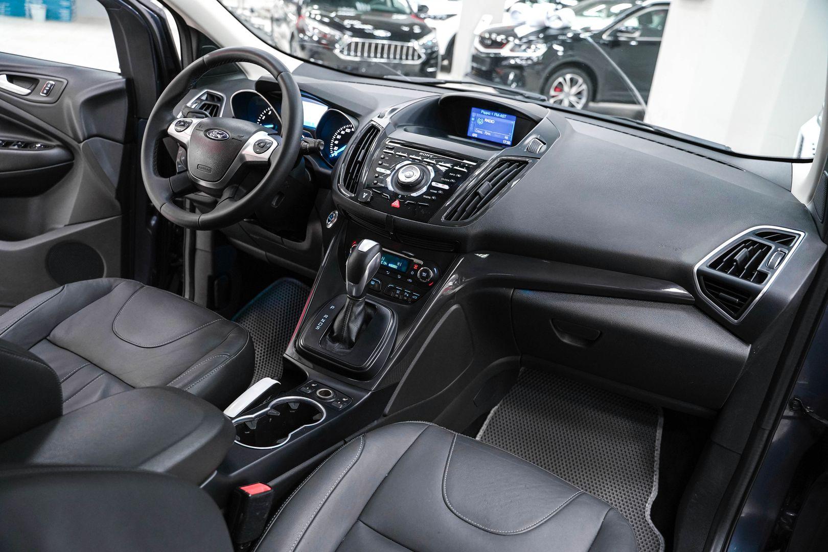 Ford Kuga 2013, серый, ДЦ Орехово