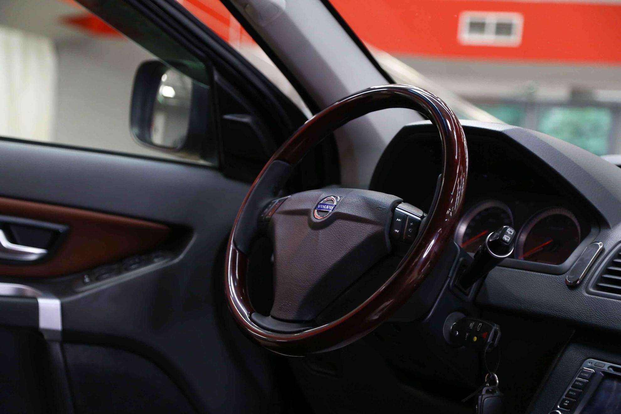 Volvo XC90 2014, черный, ДЦ Орехово