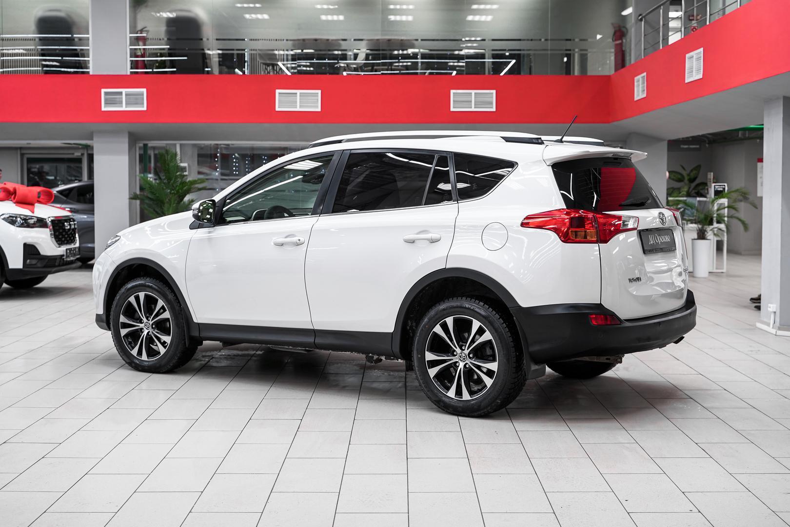 Toyota RAV4 2015, белый, ДЦ Орехово