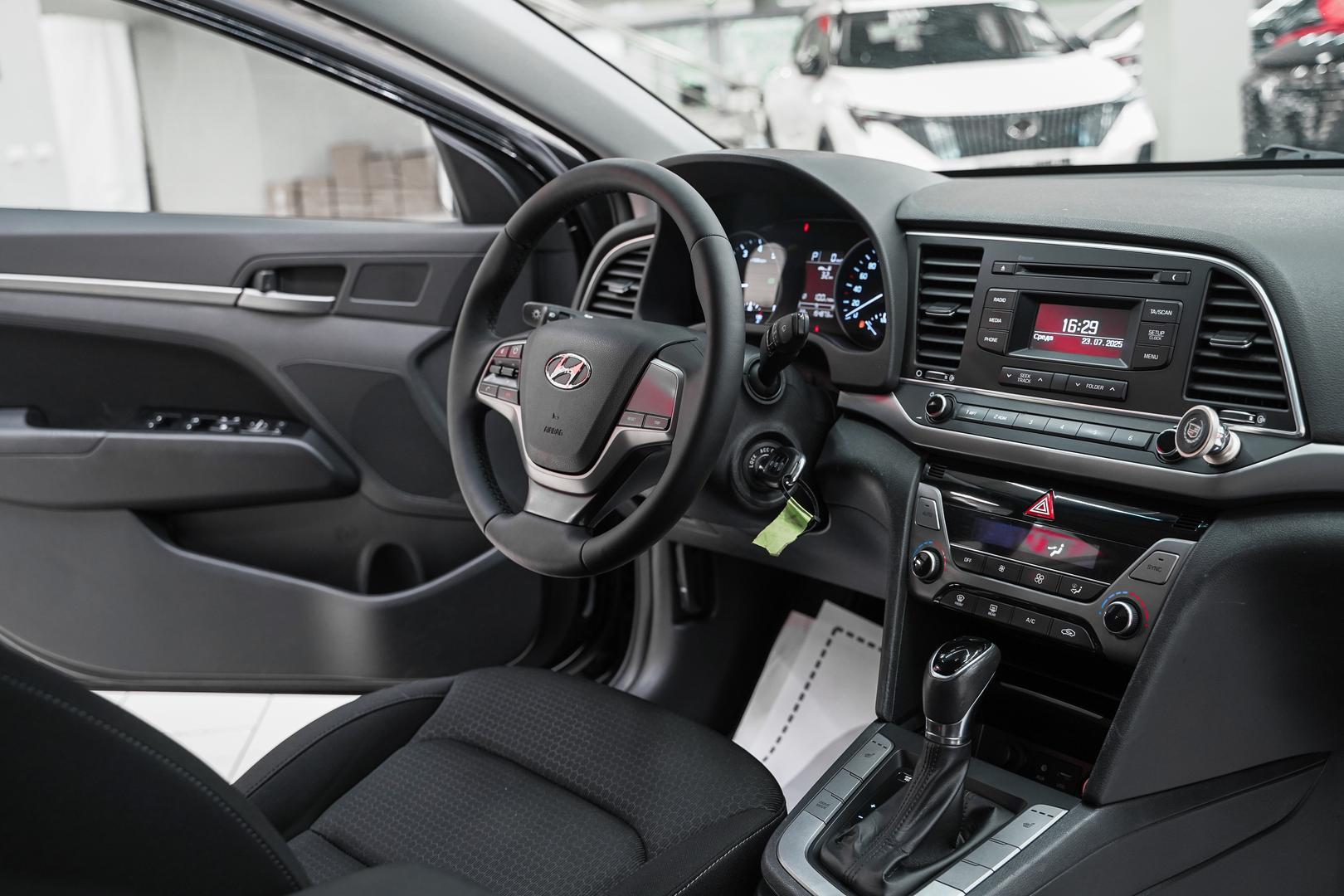 Hyundai Elantra 2018, черный, ДЦ Орехово