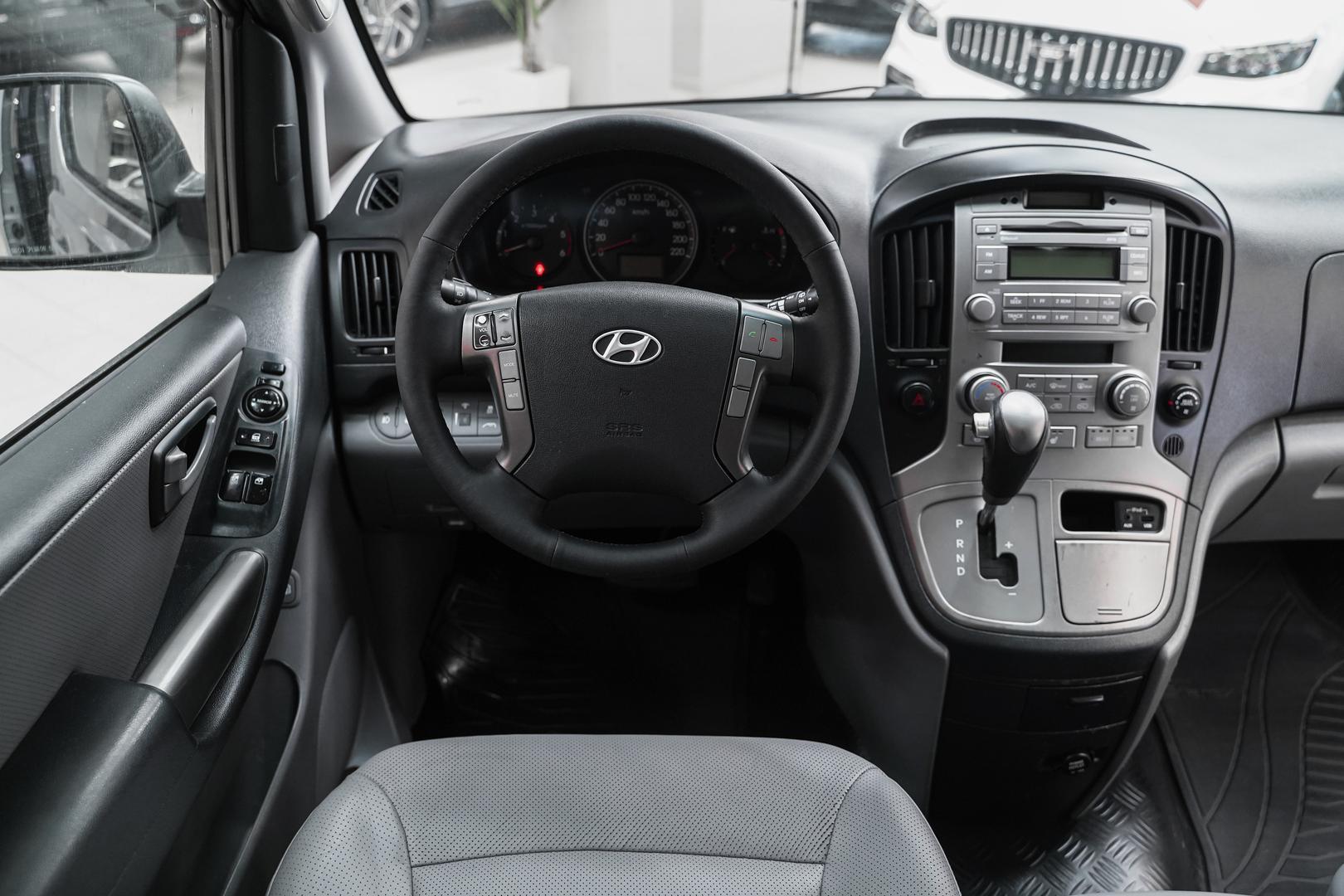 Hyundai Grand Starex 2012, серый, ДЦ Орехово