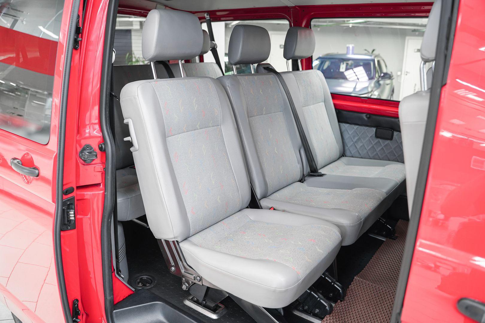 Volkswagen Transporter 2008, красный, ДЦ Орехово