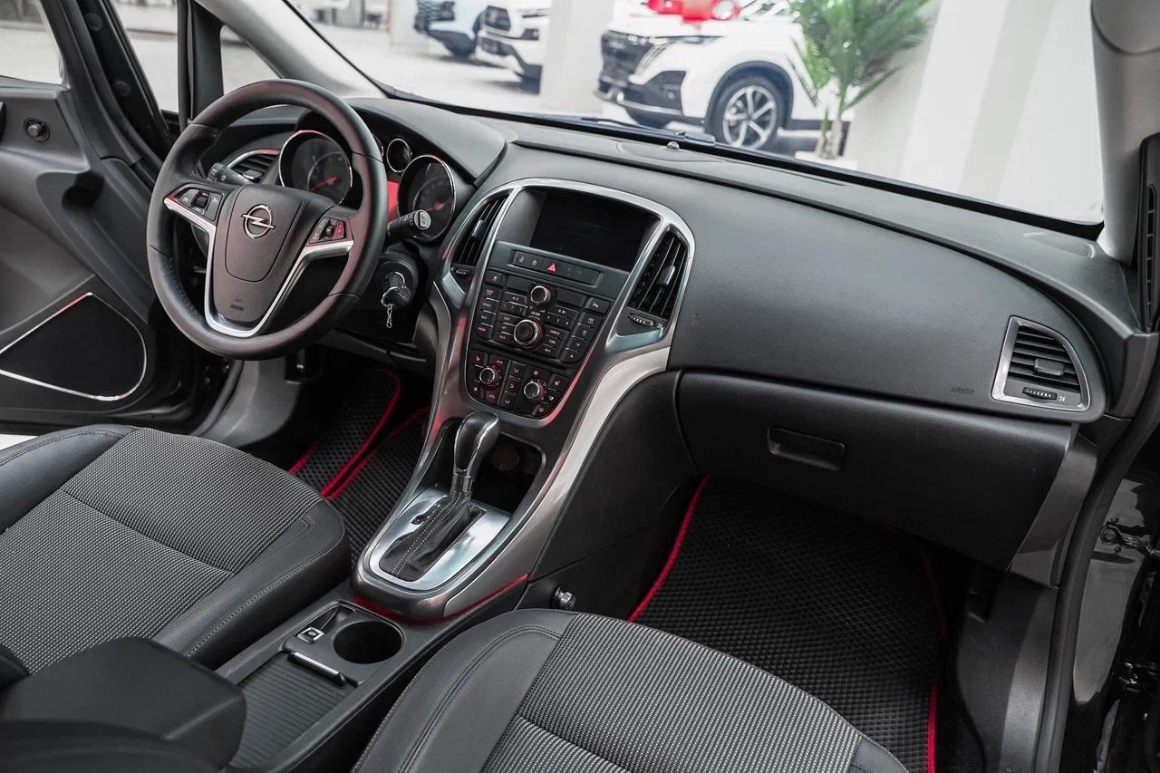 Opel Astra 2011, черный, ДЦ Орехово