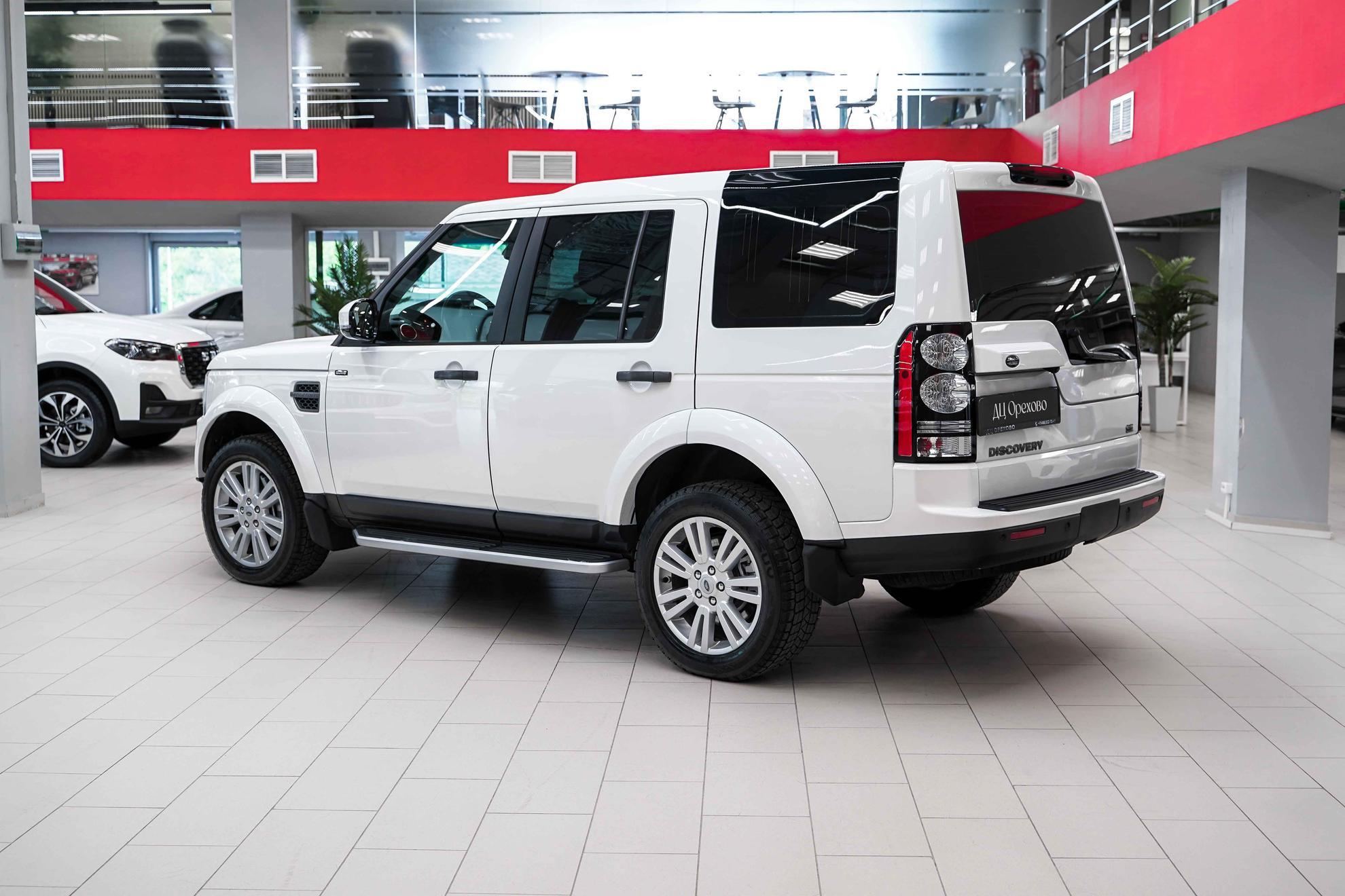 Land Rover Discovery 2015, белый, ДЦ Орехово