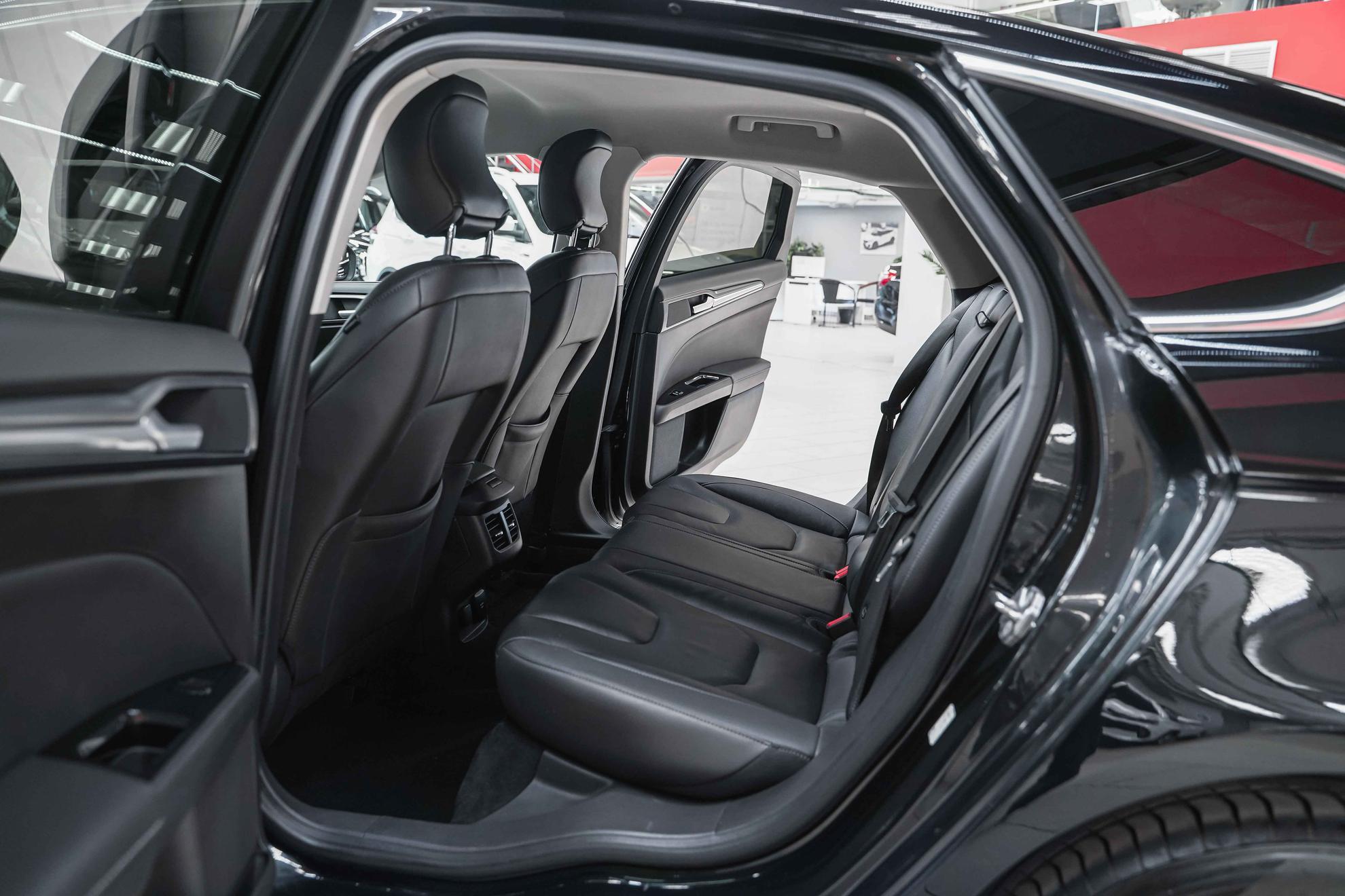 Ford Mondeo 2016, черный, ДЦ Орехово
