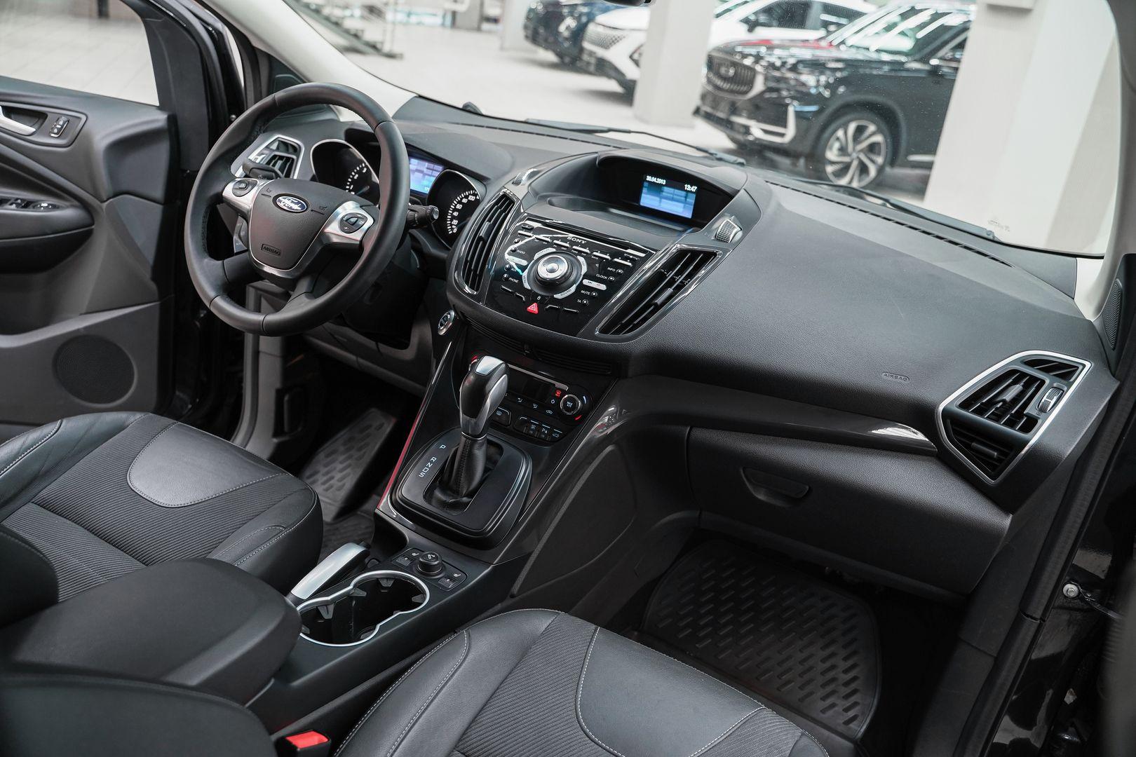 Ford Kuga 2013, черный, ДЦ Орехово