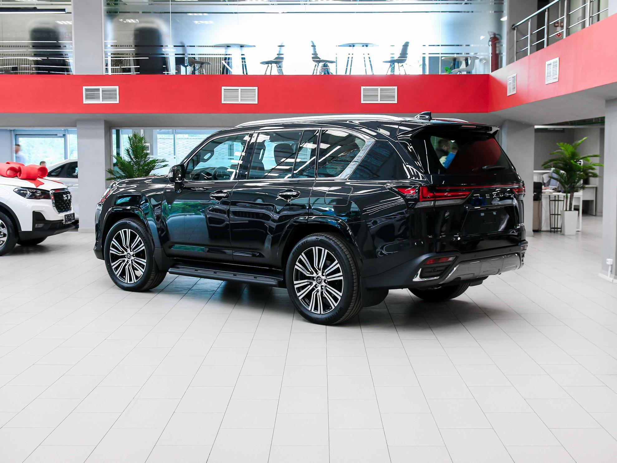 Lexus LX 2026, черный, ДЦ Орехово