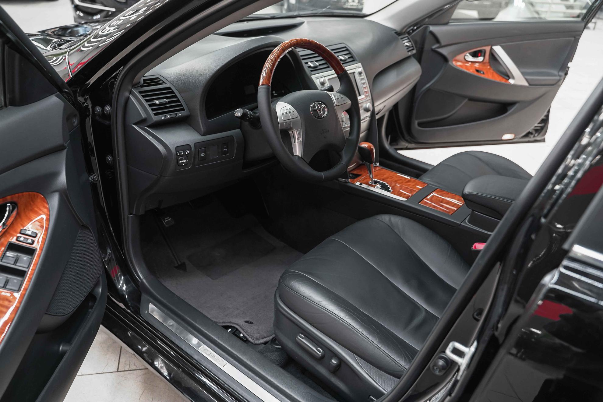 Toyota Camry 2011, черный, ДЦ Орехово