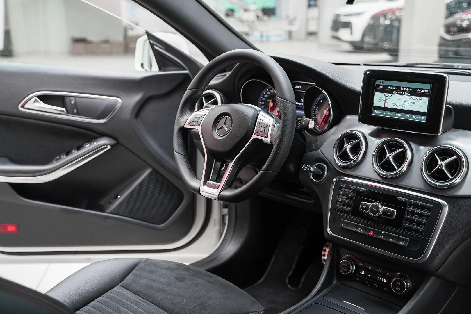 Mercedes-Benz CLA 2014, белый, ДЦ Орехово