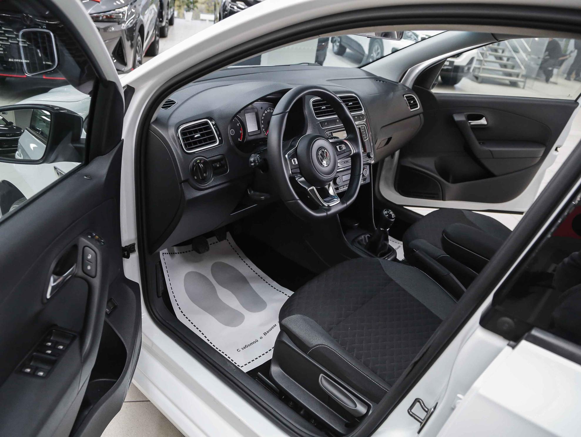 Volkswagen Polo 2019, белый, ДЦ Орехово