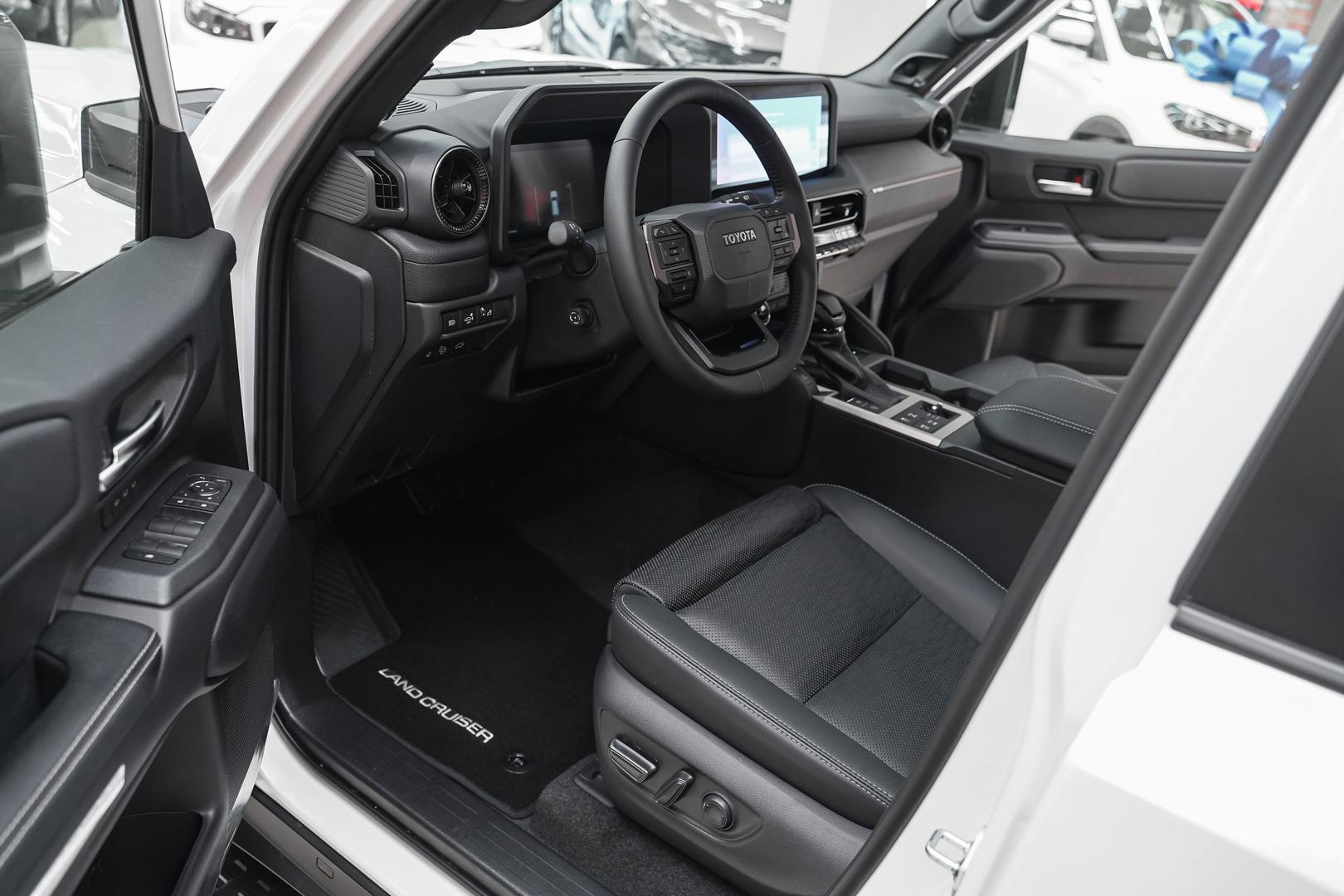 Toyota Land Cruiser Prado 2025, белый, ДЦ Орехово