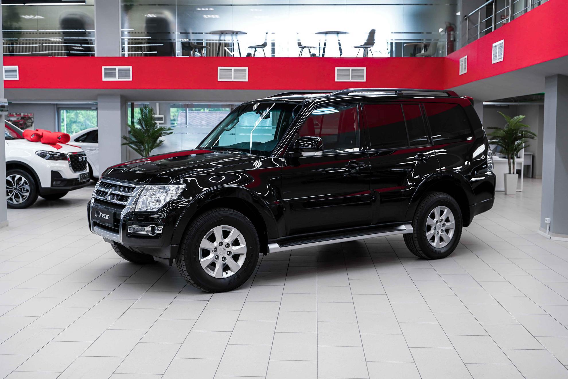 Mitsubishi Pajero 2018, черный, ДЦ Орехово