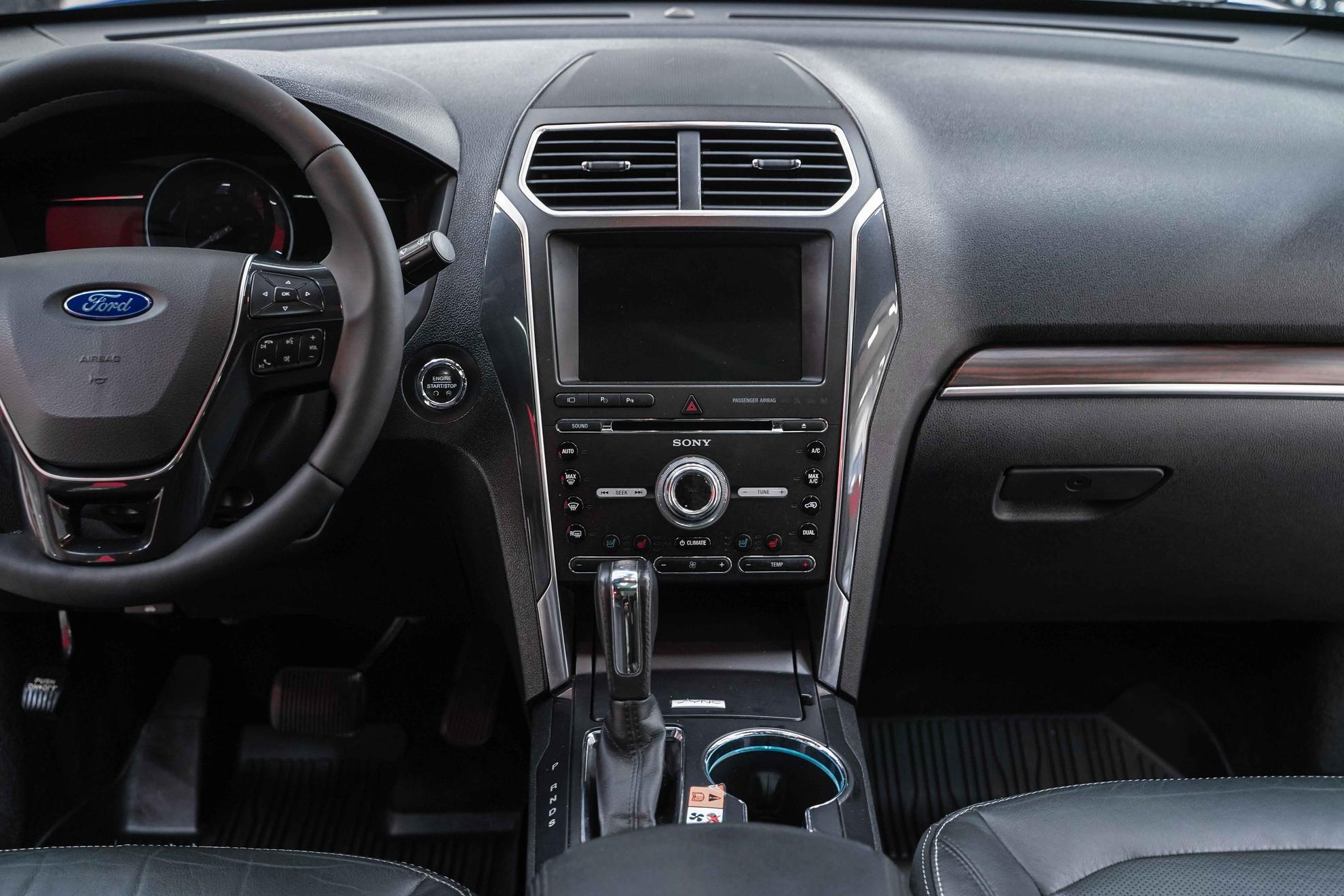Ford Explorer 2017, синий, ДЦ Орехово