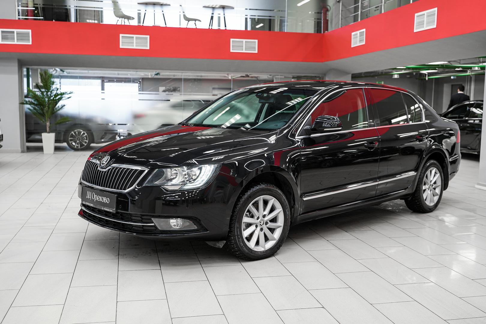 Skoda Superb 2014, черный, ДЦ Орехово